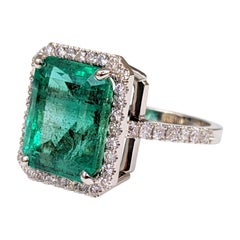 KEINE RESERVE! 8,58 Karat Smaragd & 0,51 Karat Ausgefallene rosa Diamanten 18 kt. Ring aus Weißgold