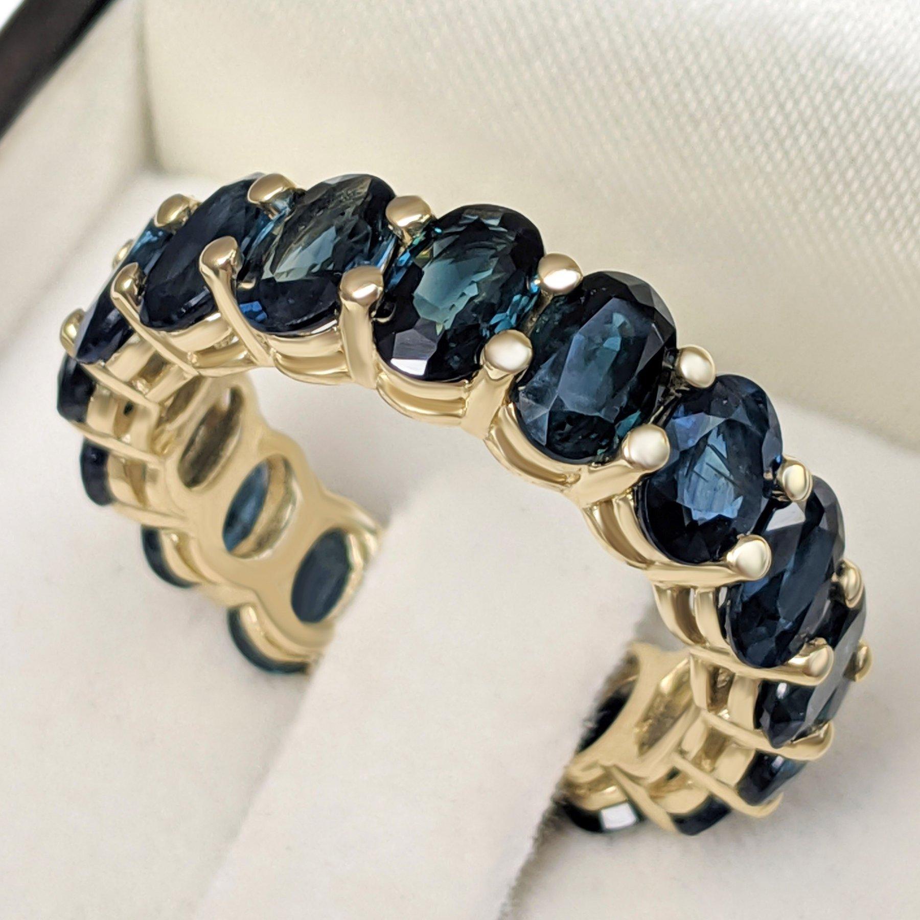 Oval Cut NO RESERVE! 9.91 Carat Sapphire Eternity Band - 14 kt. Yellow Gold - Ring