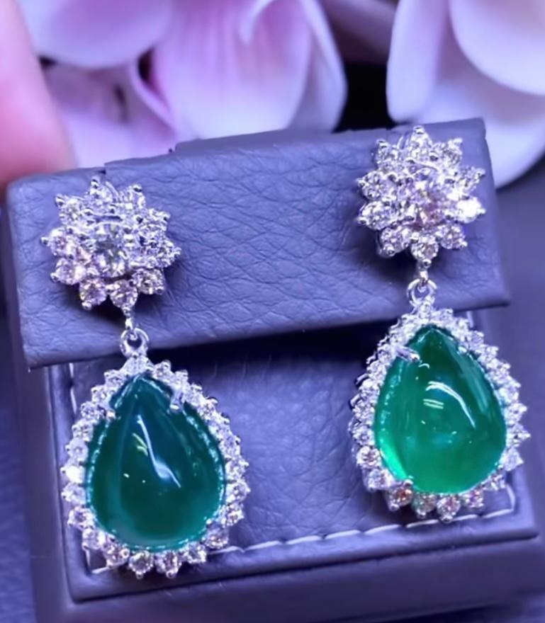  Amazing Ct 20 of Zambia emeralds and diamonds on earrings  In New Condition For Sale In Massafra, IT