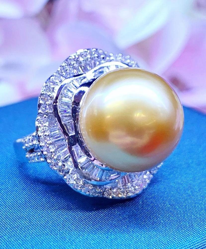 Breathtaking  golden! An Golden Pearl Ring exudes an air of elegance and sophistication, depicting unparalleled craftsmanship.
The golden pearls are perfectly round , with a beautiful luster and shine that adds to its overall charme.
Magnificent