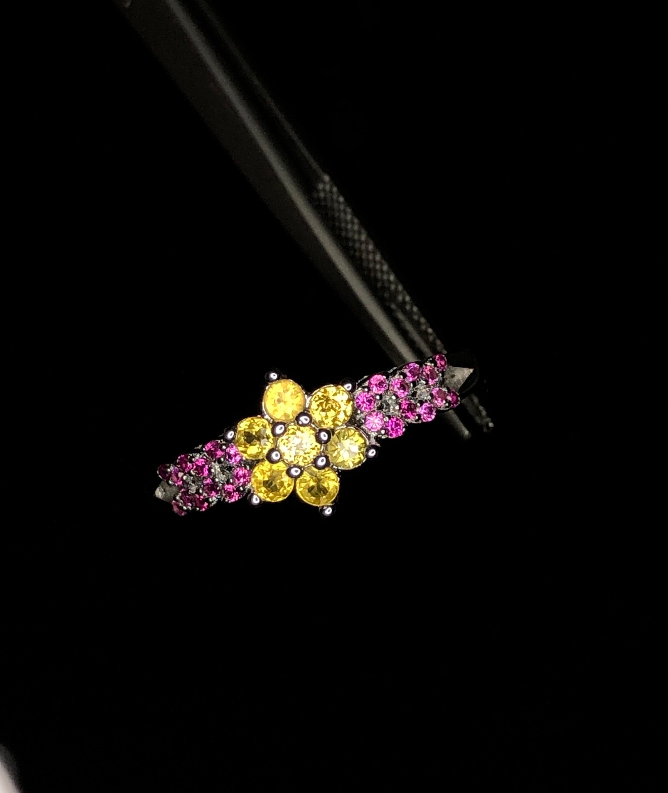 No Reserve-Beautiful Floral Yellow Sapphire/ Hot Pink Malawi Garnet Ring 925  In New Condition In Bangkok, TH