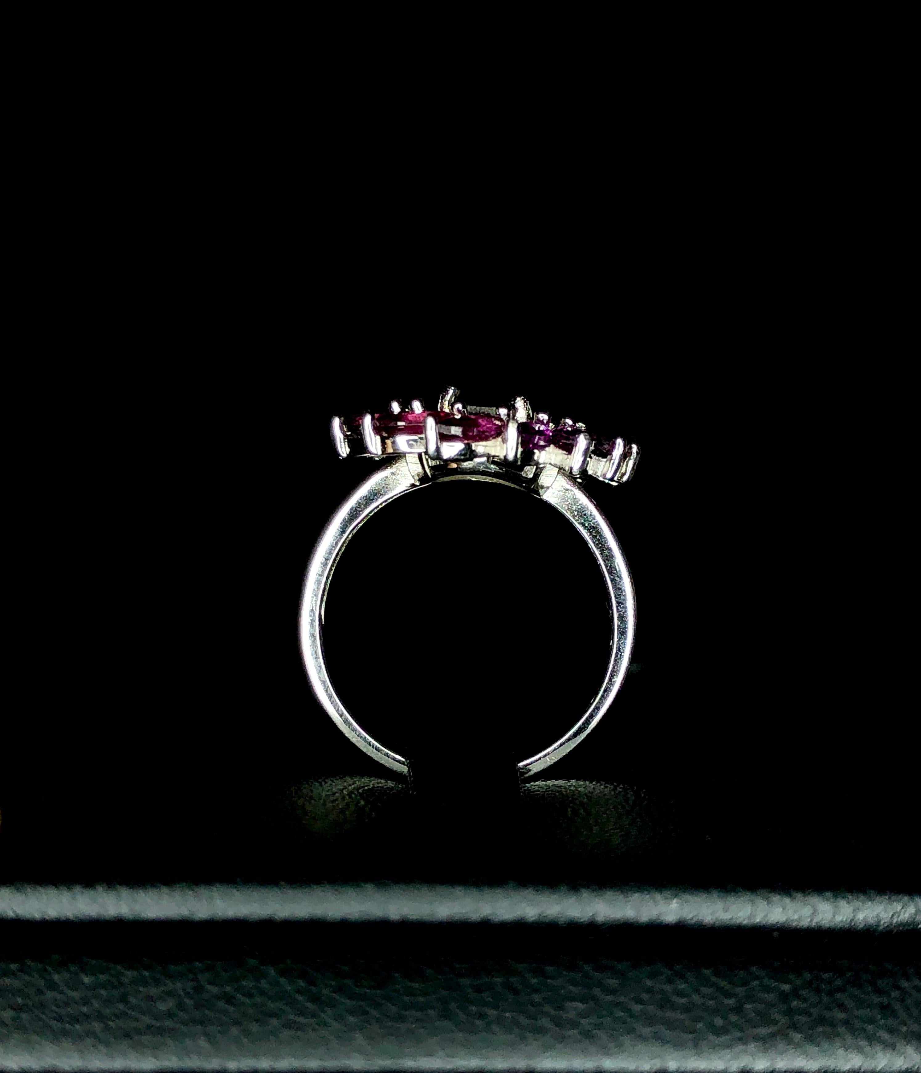 No Reserve Beautiful Rohdolite Garnet Ring CZ 925 Silver  In New Condition For Sale In Bangkok, TH