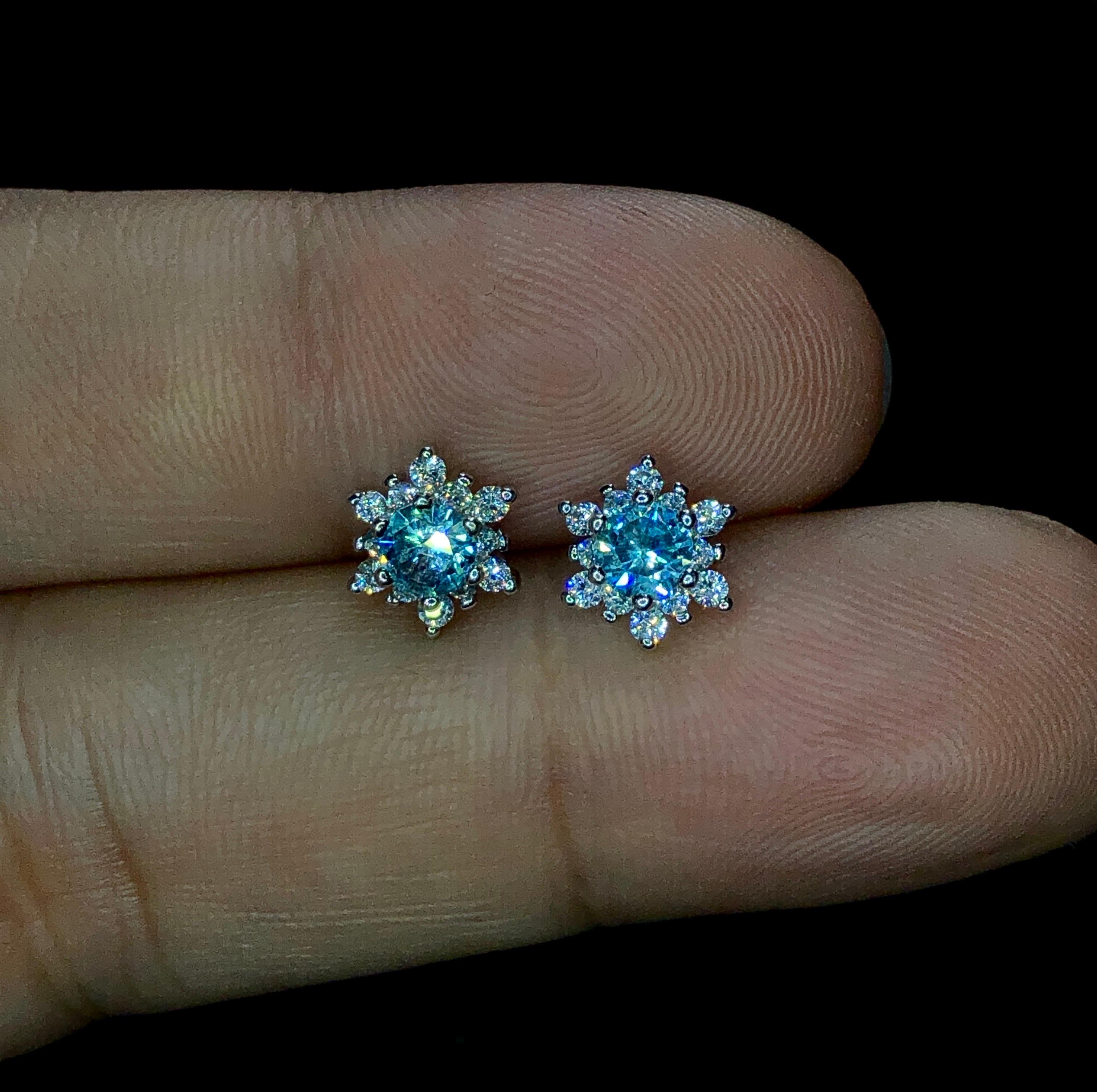 No Reserve Beautiful Snow Flake Cambodian Blue Zircon Earrings CZ 925 Silver  In New Condition In Bangkok, TH