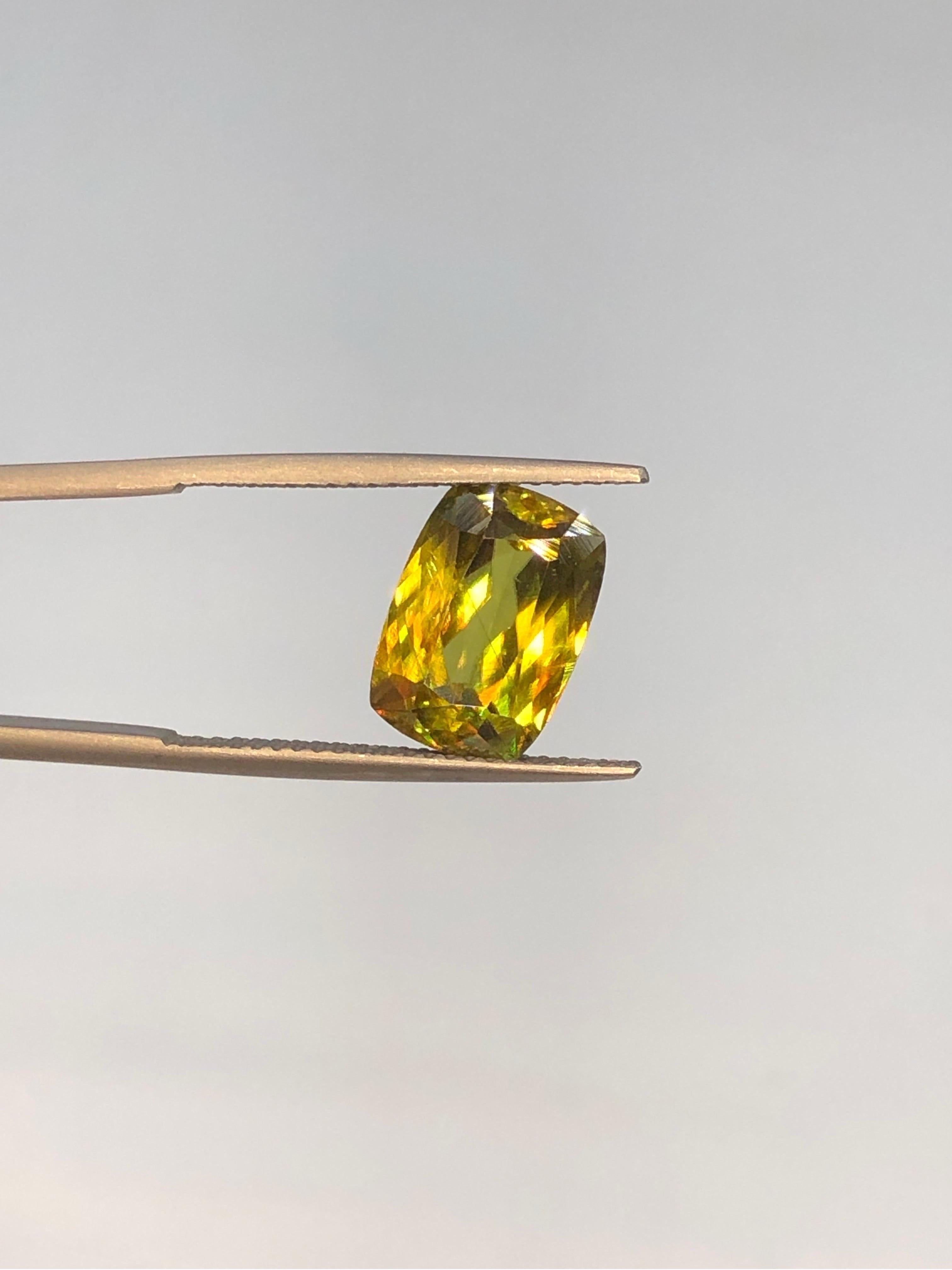 No Reserve Beautiful Sphene 4.60 ct Madagascar SI  For Sale 1