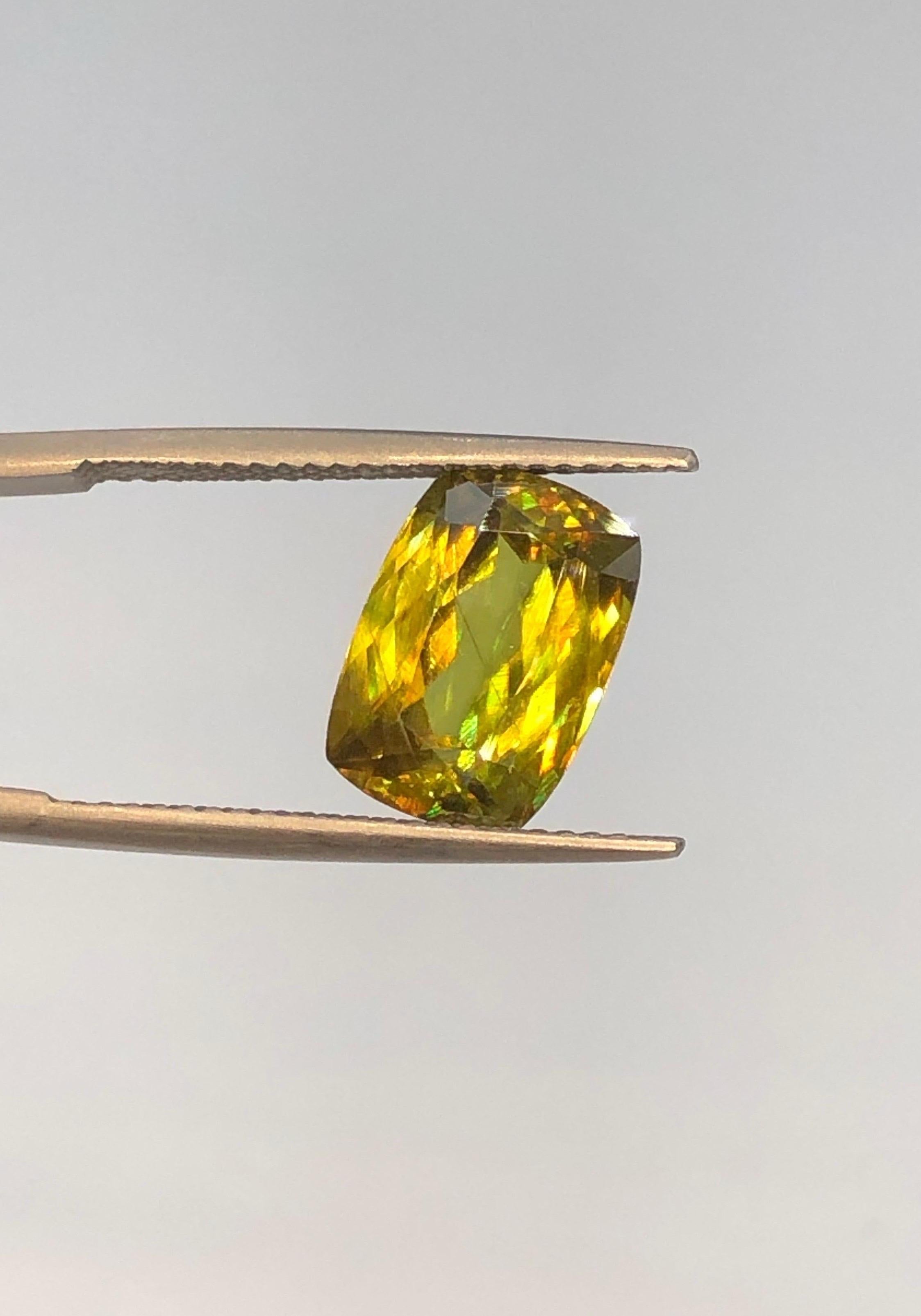 No Reserve Beautiful Sphene 4.60 ct Madagascar SI  For Sale 2