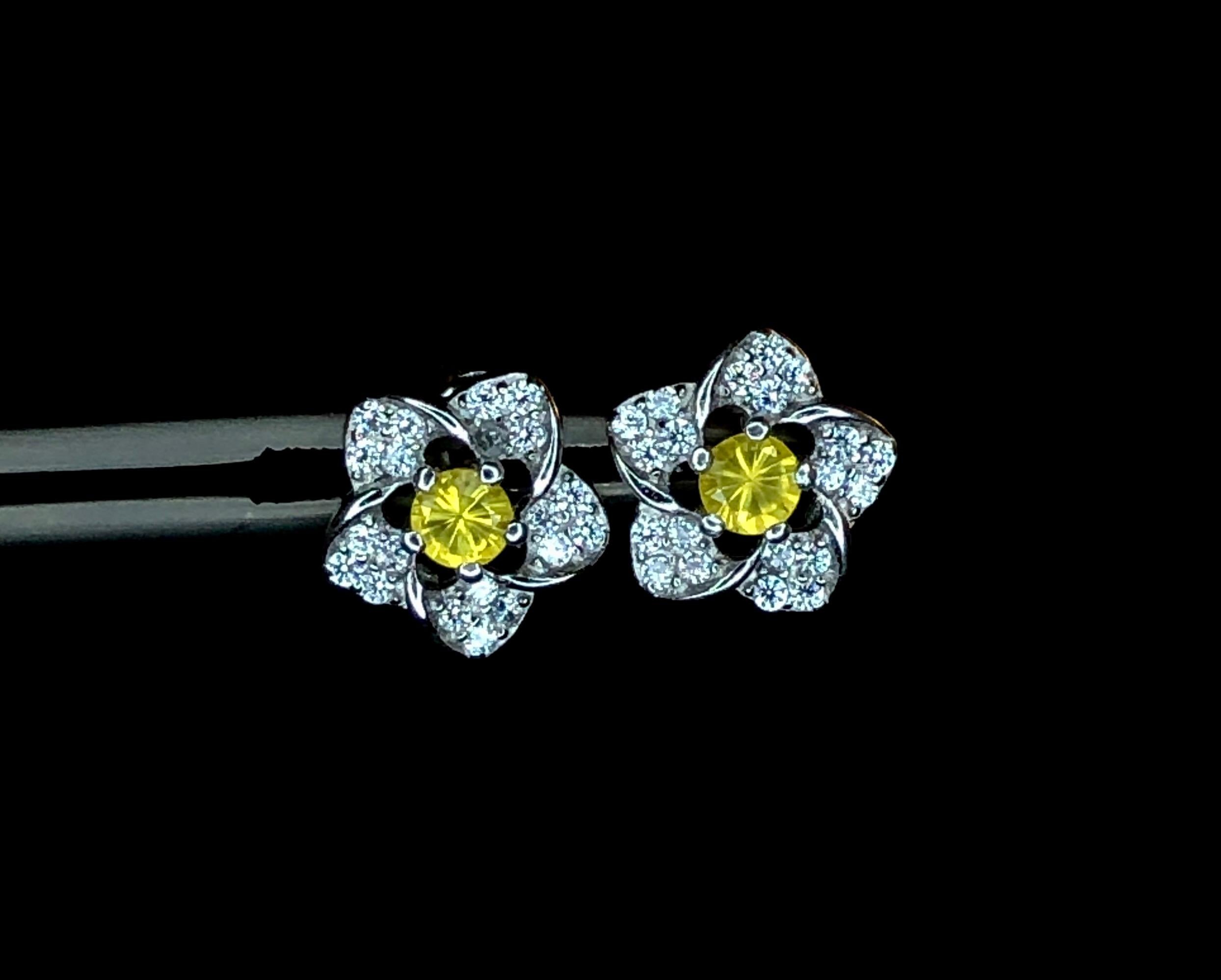 Women's No Reserve Beautiful Yellow Sapphire Ceylon Earrings Cubic Zirconia   For Sale