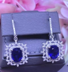 No Reserve!! Ct 7, 56 of Royal Blue Ceylon Sapphires and Diamonds on Earrings