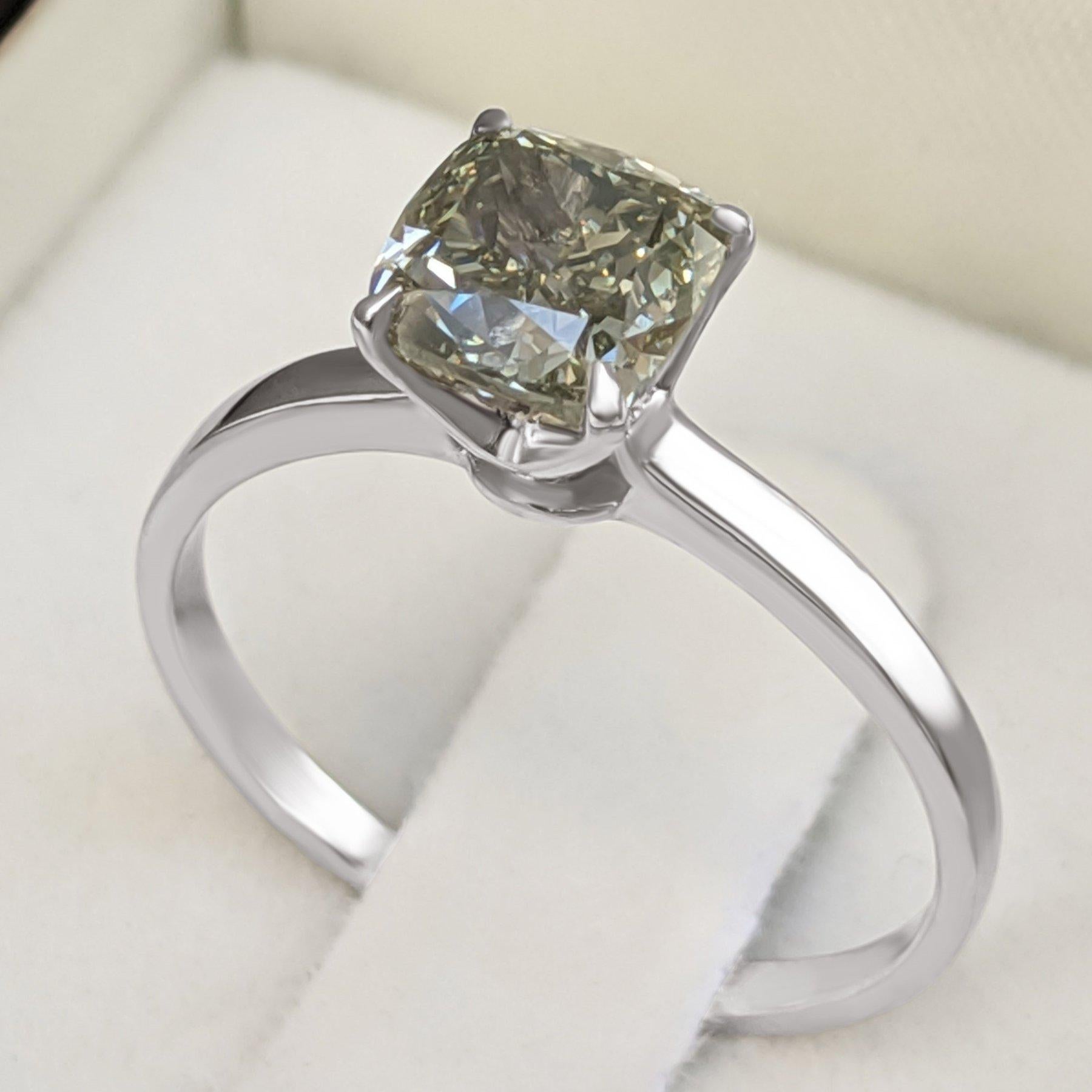 Round Cut NO RESERVE!  IGI 1.66ct Natural Green Diamond Solitaire14K White Gold Ring For Sale