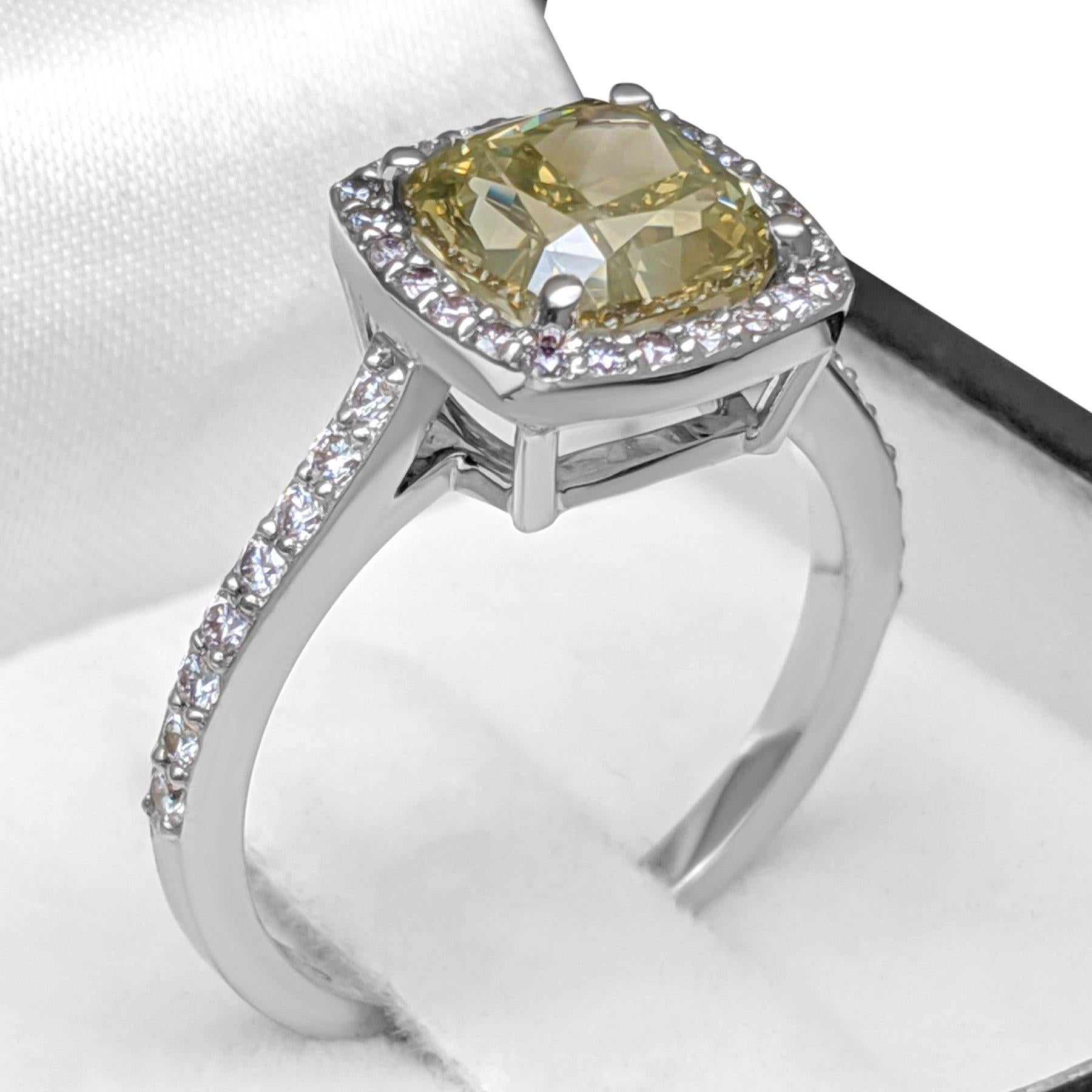Art Deco NO RESERVE! IGI 3.63 cttw Fancy Greenish Yellow Diamonds - 18K White Ring For Sale