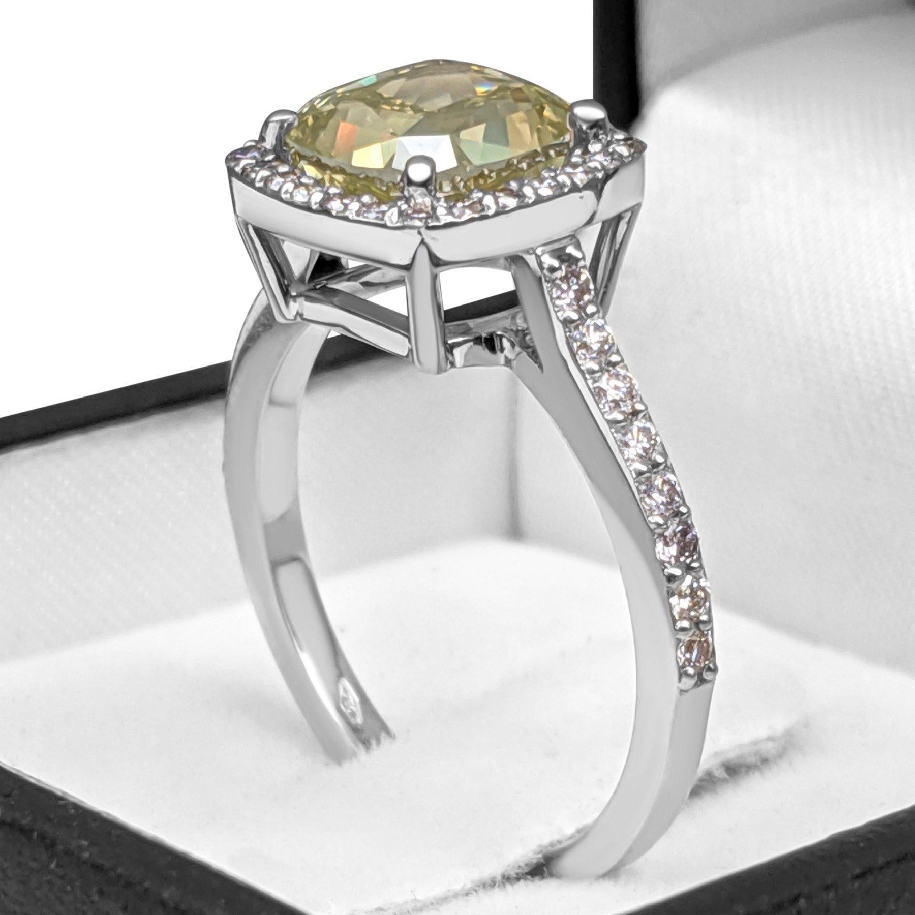 Women's NO RESERVE! IGI 3.63 cttw Fancy Greenish Yellow Diamonds - 18K White Ring For Sale