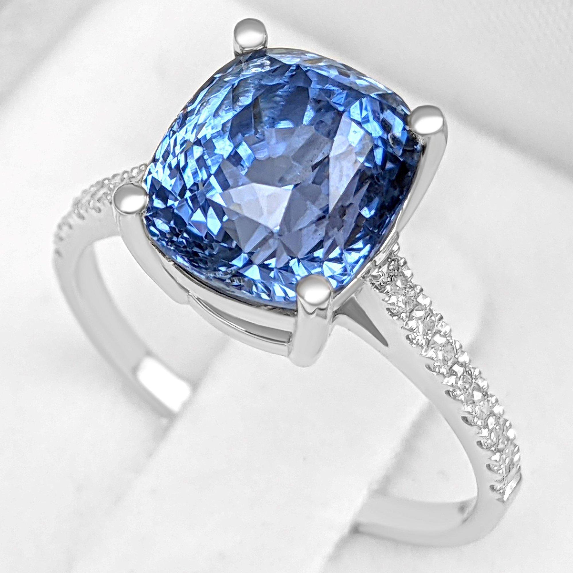 Women's NO RESERVE!  - IGI NO HEAT 5.57ct Sapphire & 0.20Ct Diamonds 18K White Gold Ring