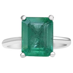 No Reserve, Minor Oil 2.65 Carat Natural Emerald, 14 Karat White Gold Ring