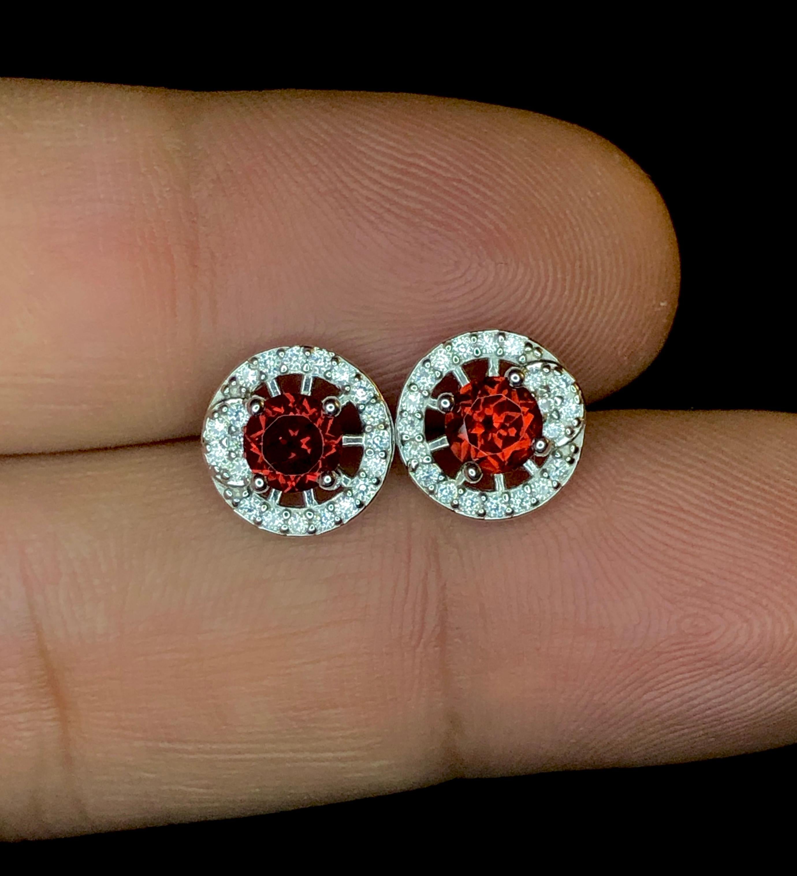 Round Cut No Reserve Round Rhodolite Garnet  925 Silver Earrings  For Sale