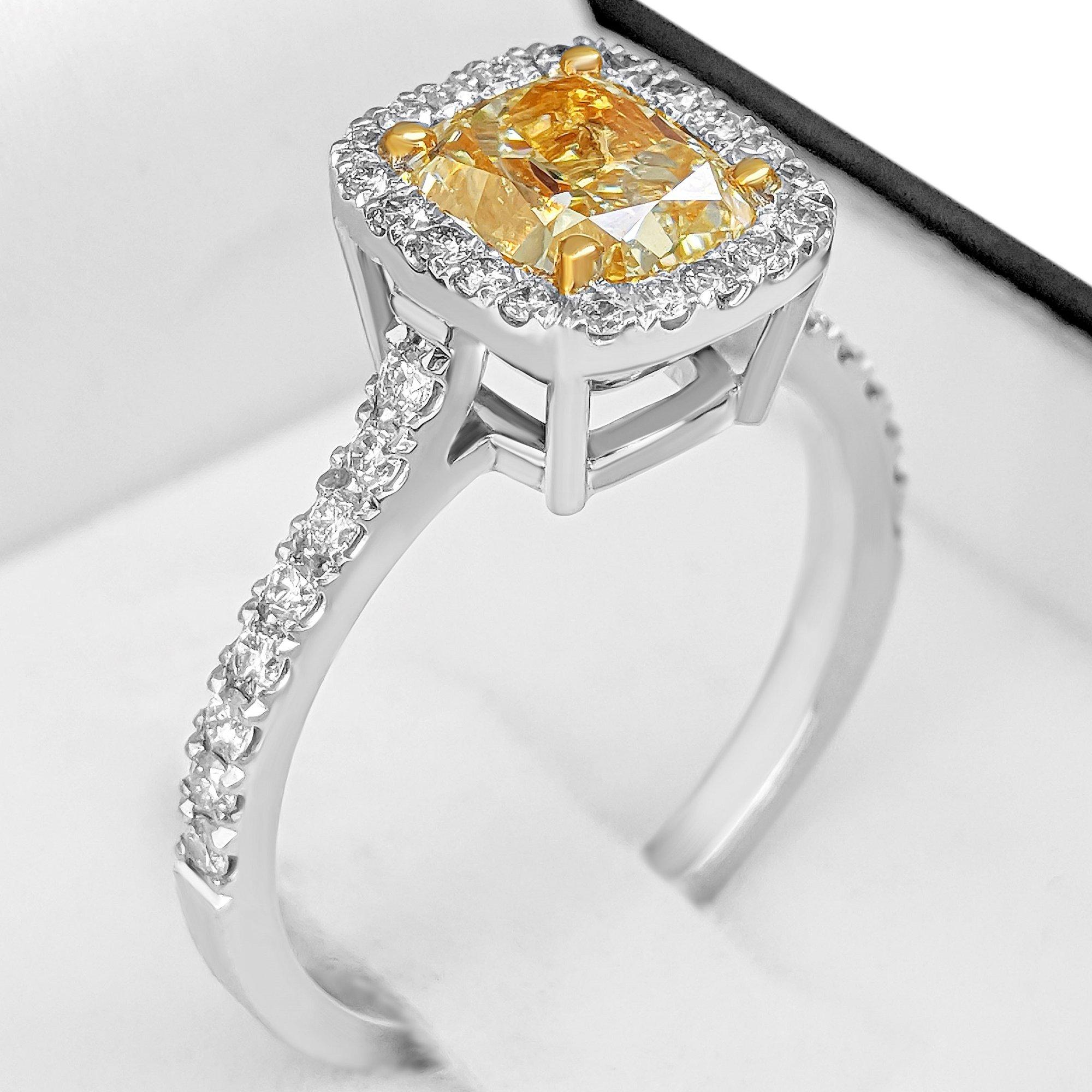 NO RESERVE!  -  VS1 2.14 Cttw Fancy Yellow Diamond Halo - 18K White Gold Ring 1