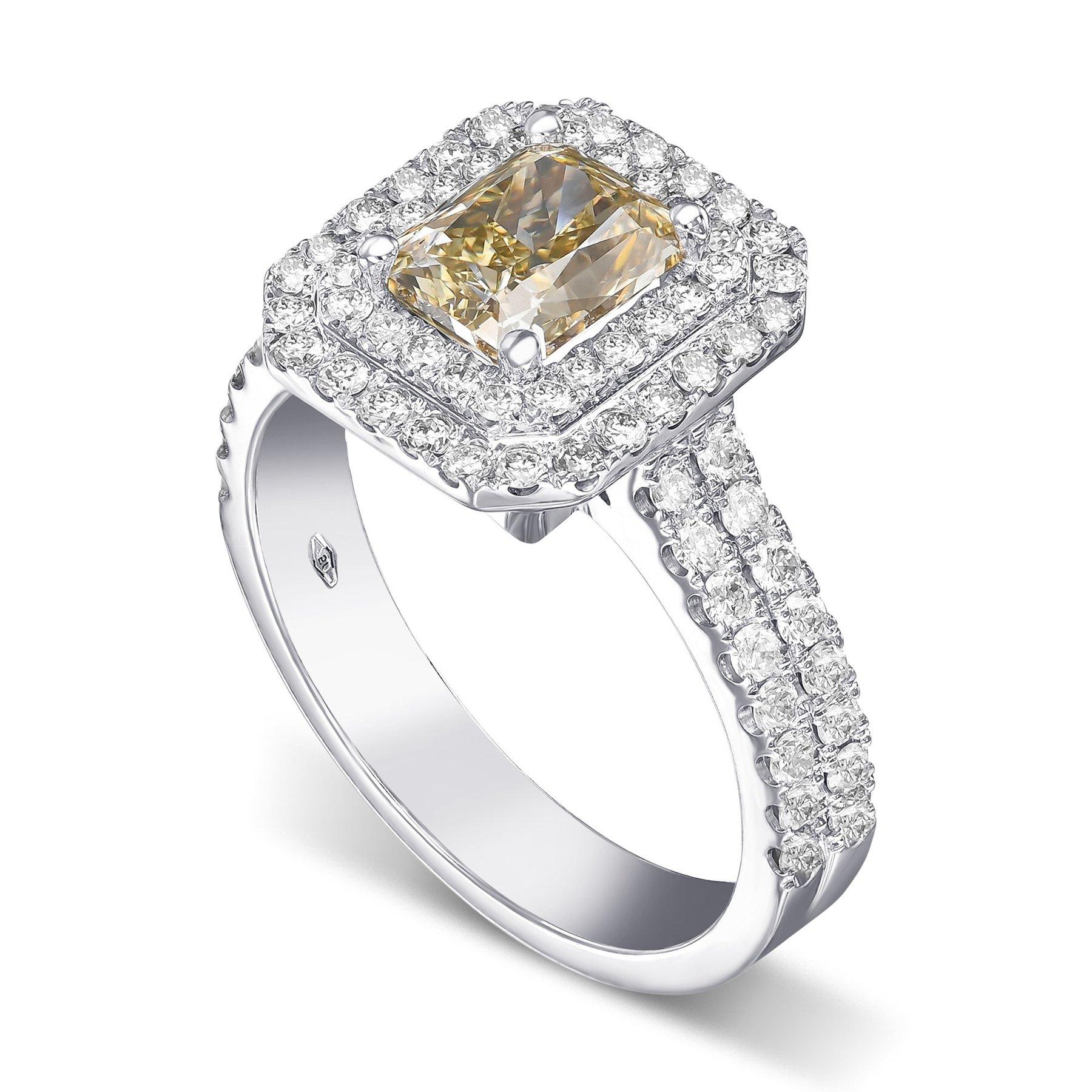 KEINE RESERVE!  -  VVS1 2,00 Karat Fancy Diamant-Ring mit doppeltem Halo aus 18 Karat Weißgold (Carréeschliff) im Angebot