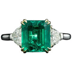 5.61 - 2.73 No Treatment 2.73 Carat Colombian Emerald Diamond Ring, AGL/GIA