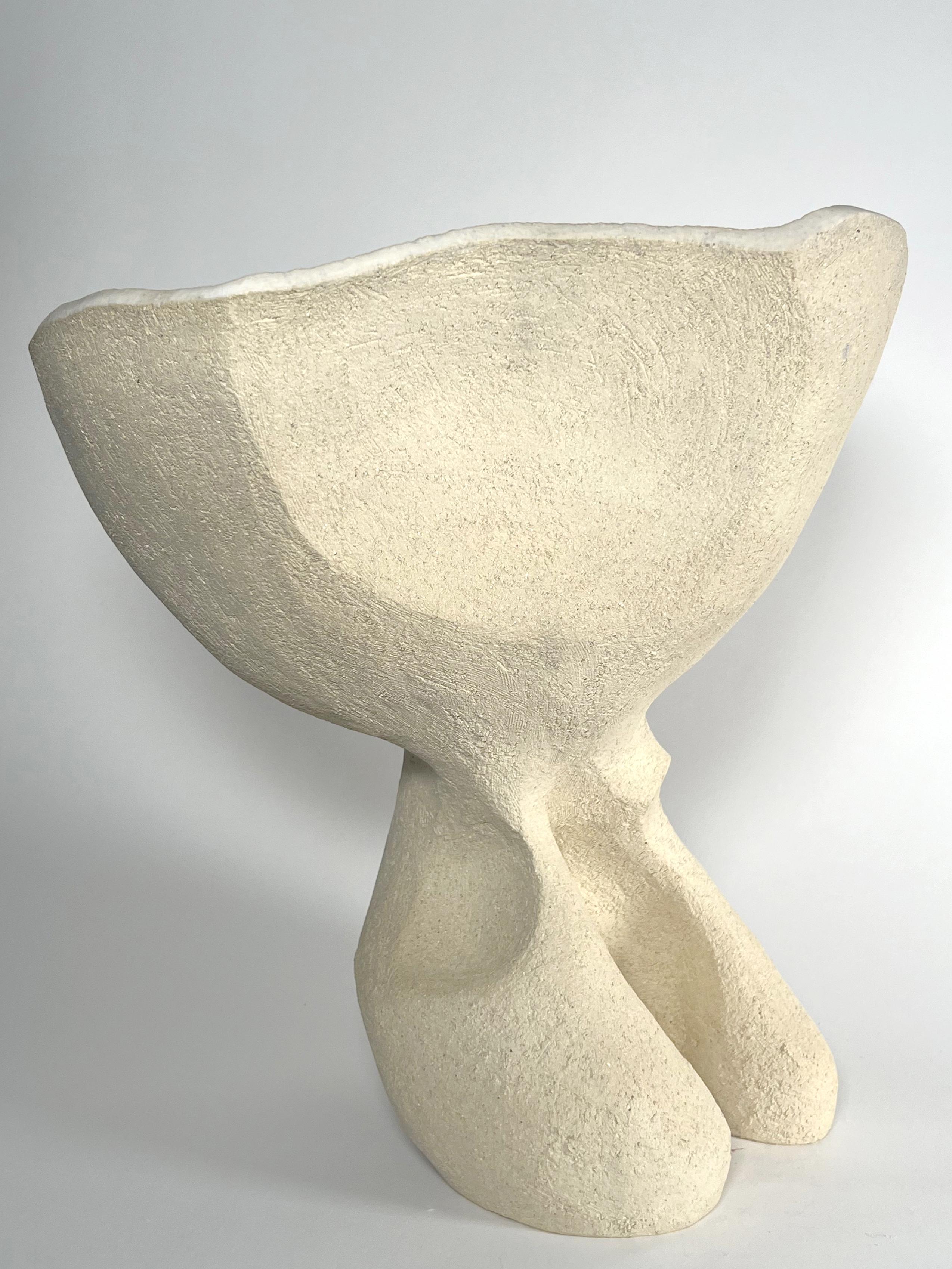 No.000812 Frutero escultórico artesanal de cerámica orgánica blanca - Lost Quarry Siglo XXI y contemporáneo en venta