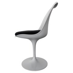 N° 04 ALIVAR / MVSEVM - Chaise pivotante Iconic 769S par Eero Saarinen - Tulipe