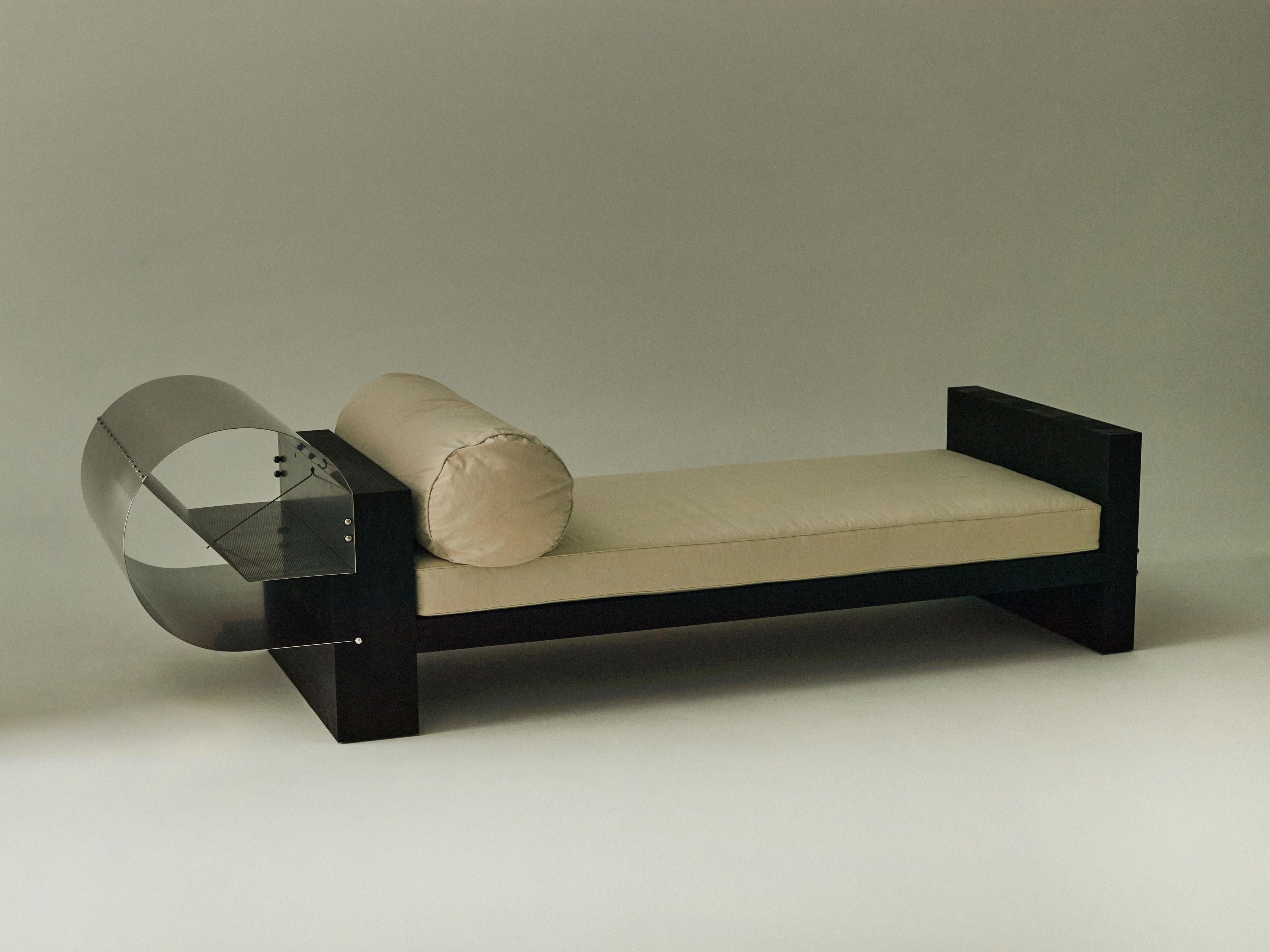 No.0422 Daybed by Olivia Bossy In New Condition For Sale In Geneve, CH