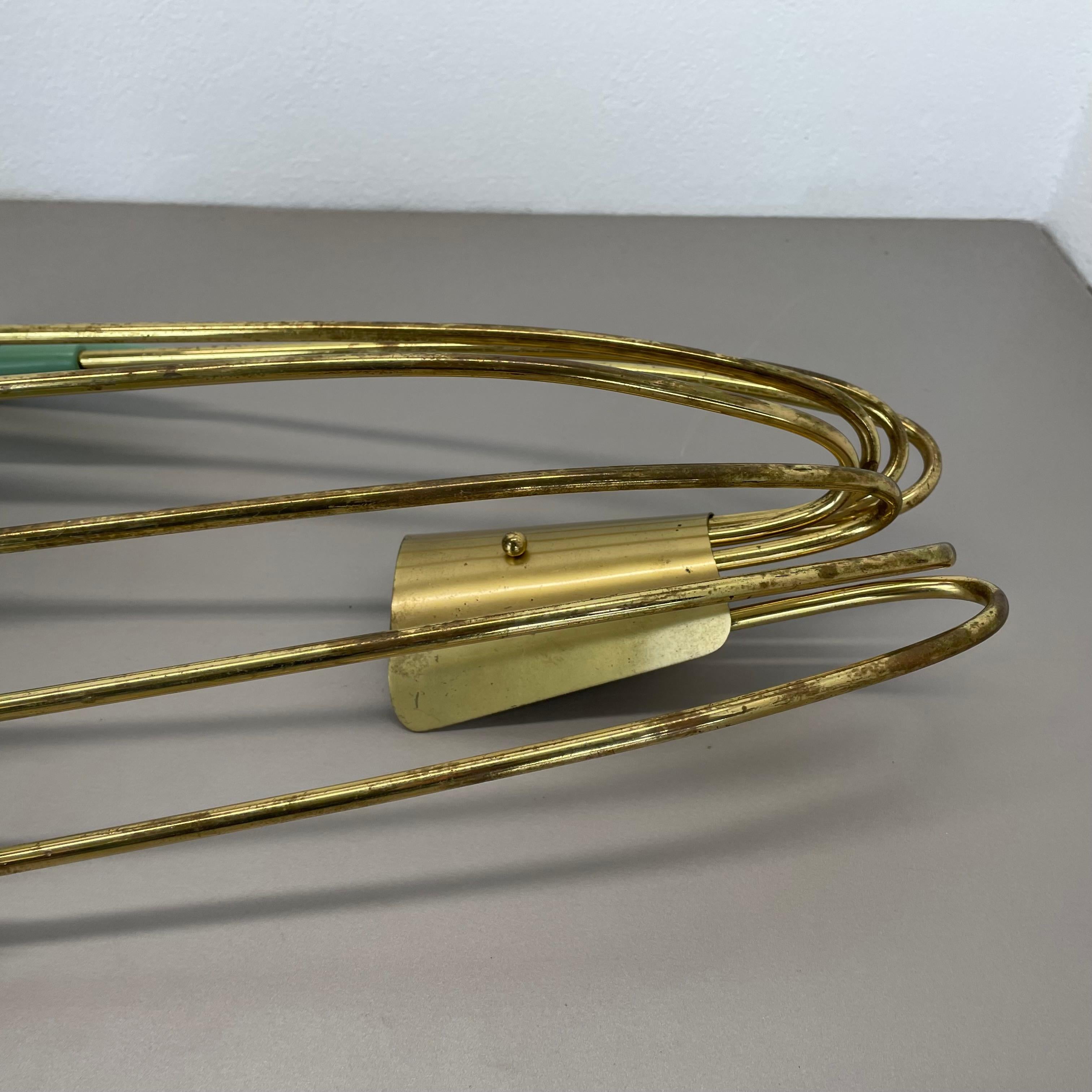 n.1 Grande Sconcerto da parete in ottone stile STILNOVO da 54 cm, Italia, anni '50 in vendita 3