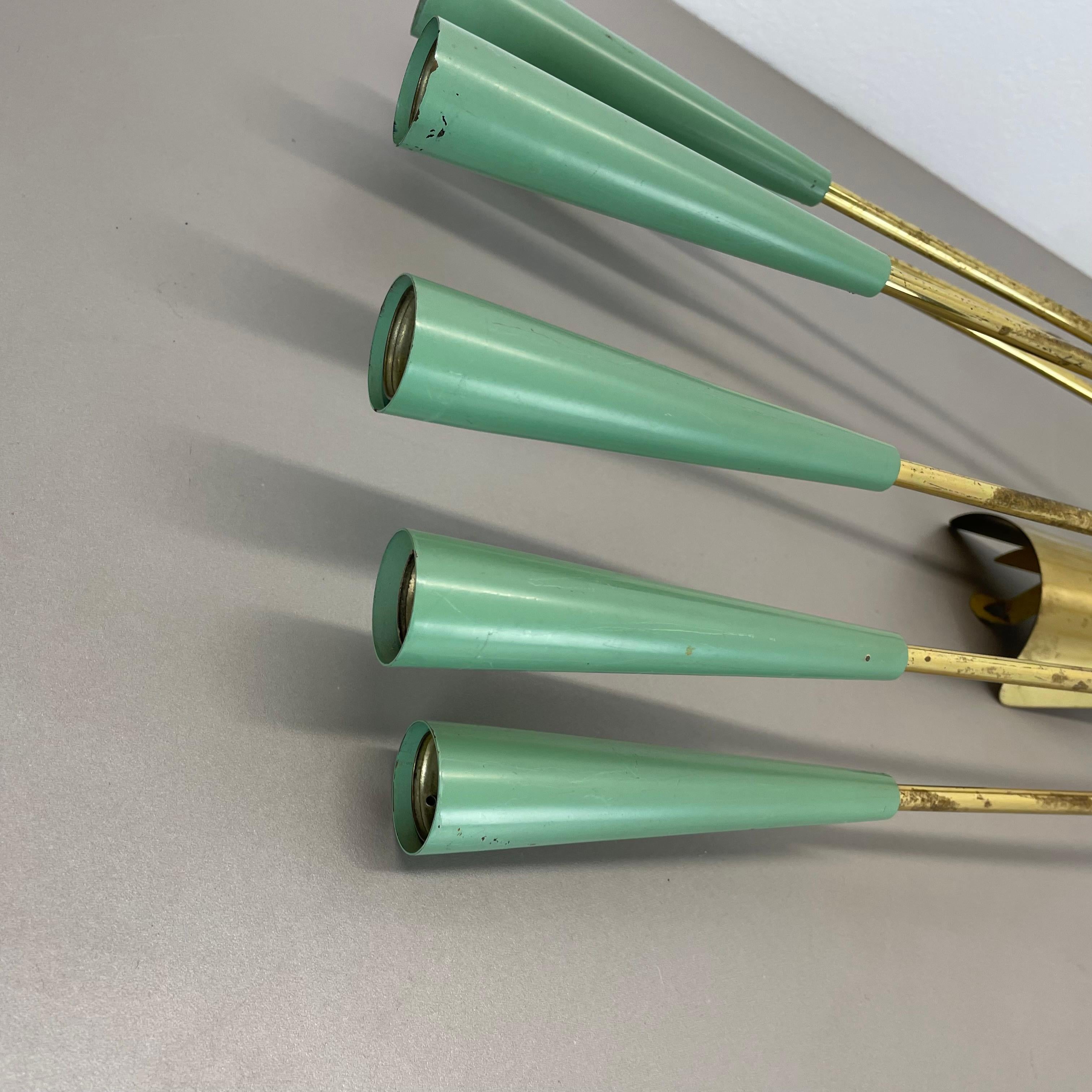 n.1 Grande Sconcerto da parete in ottone stile STILNOVO da 54 cm, Italia, anni '50 in vendita 5