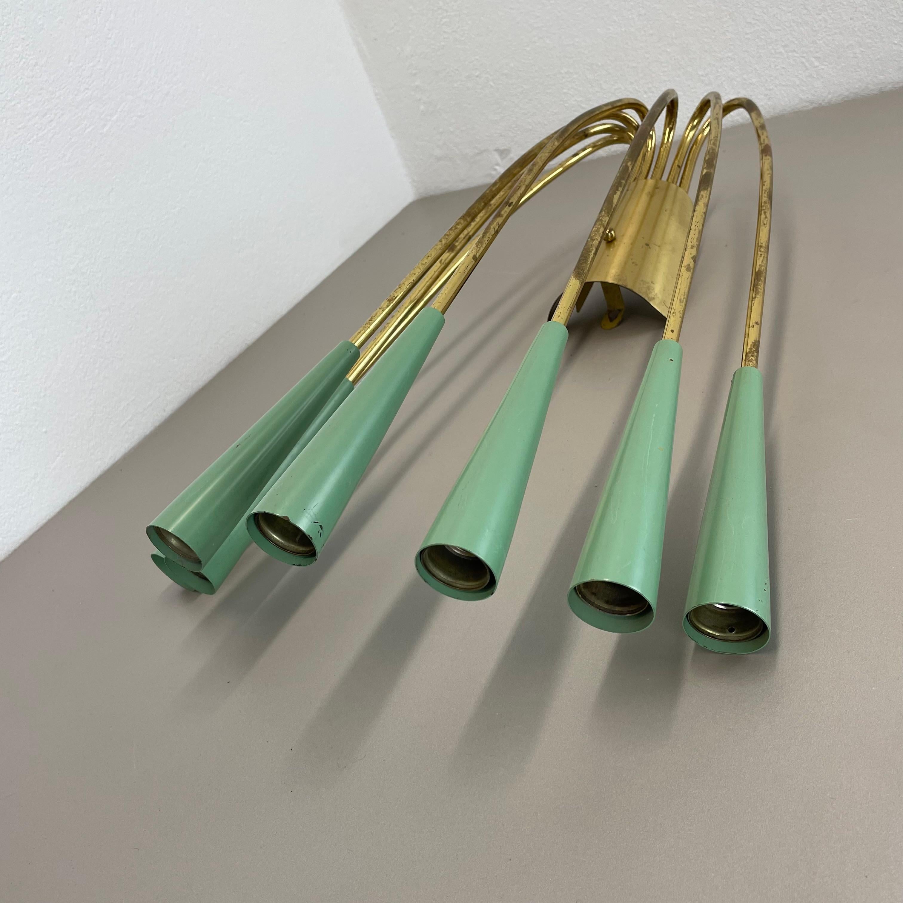 n.1 Grande Sconcerto da parete in ottone stile STILNOVO da 54 cm, Italia, anni '50 in vendita 8