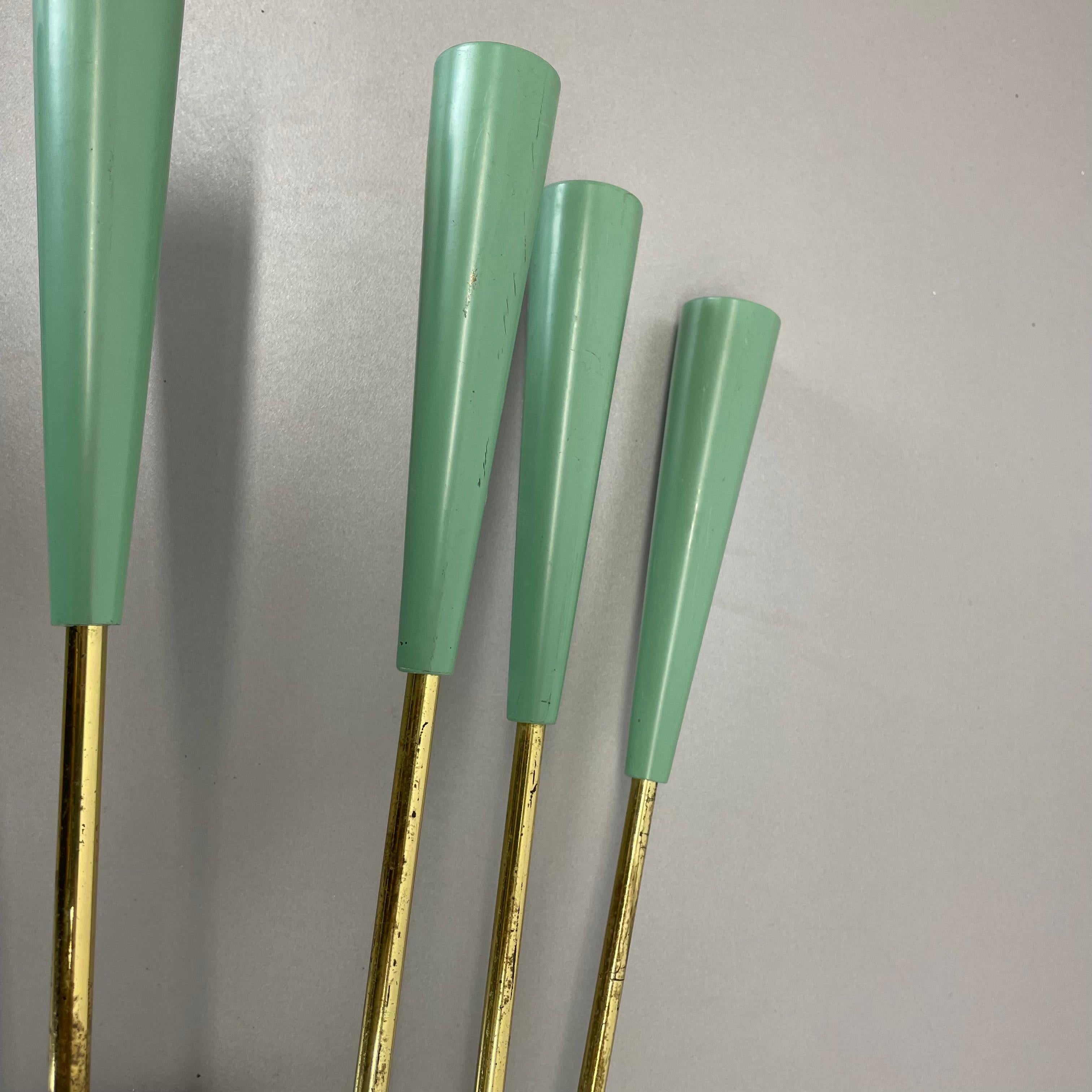 XX secolo n.1 Grande Sconcerto da parete in ottone stile STILNOVO da 54 cm, Italia, anni '50 in vendita