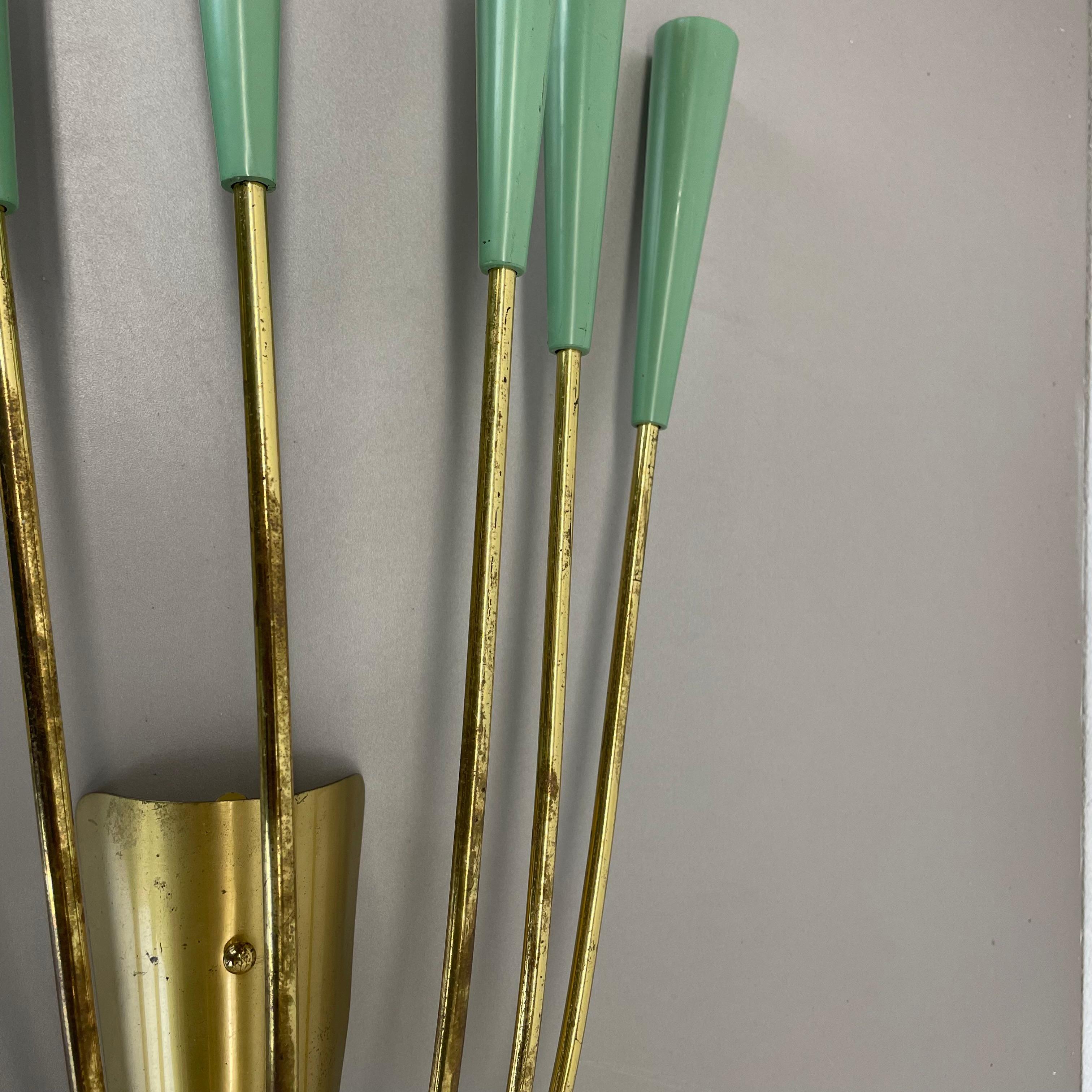 Metallo n.1 Grande Sconcerto da parete in ottone stile STILNOVO da 54 cm, Italia, anni '50 in vendita