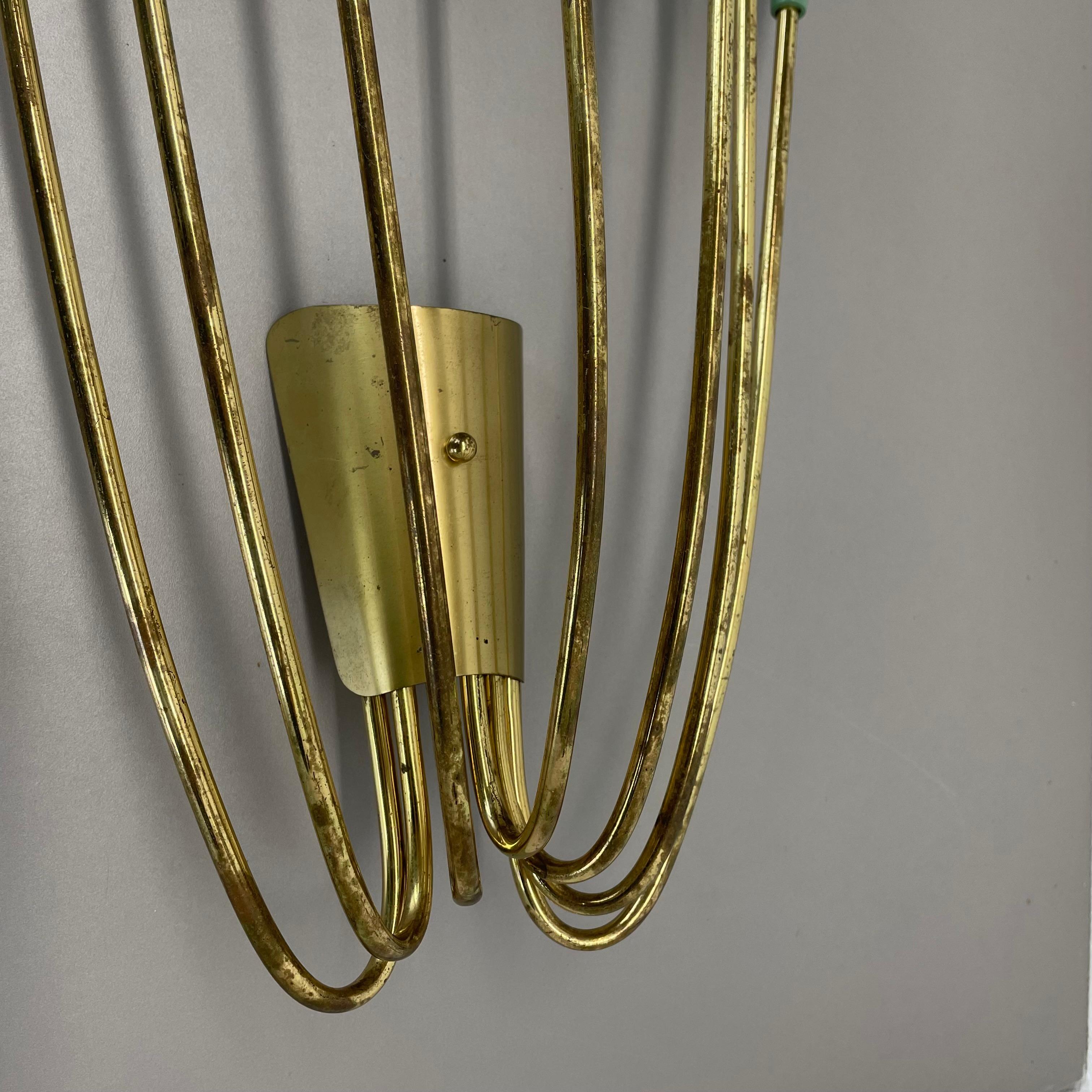 n.1 Grande Sconcerto da parete in ottone stile STILNOVO da 54 cm, Italia, anni '50 in vendita 2