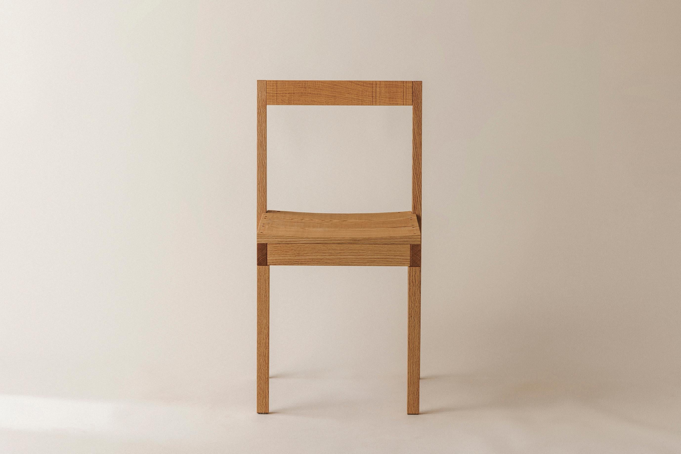 VOR VINTAGE-MÖBELN
Nr.103 / STUHL
Geburtstag / 2024.7.3
Größe: B430 D400 H795 SH750
Holz/ EICHE
Ausführung: Öl-Finish



Auf der Grundlage der Ergonomie,

