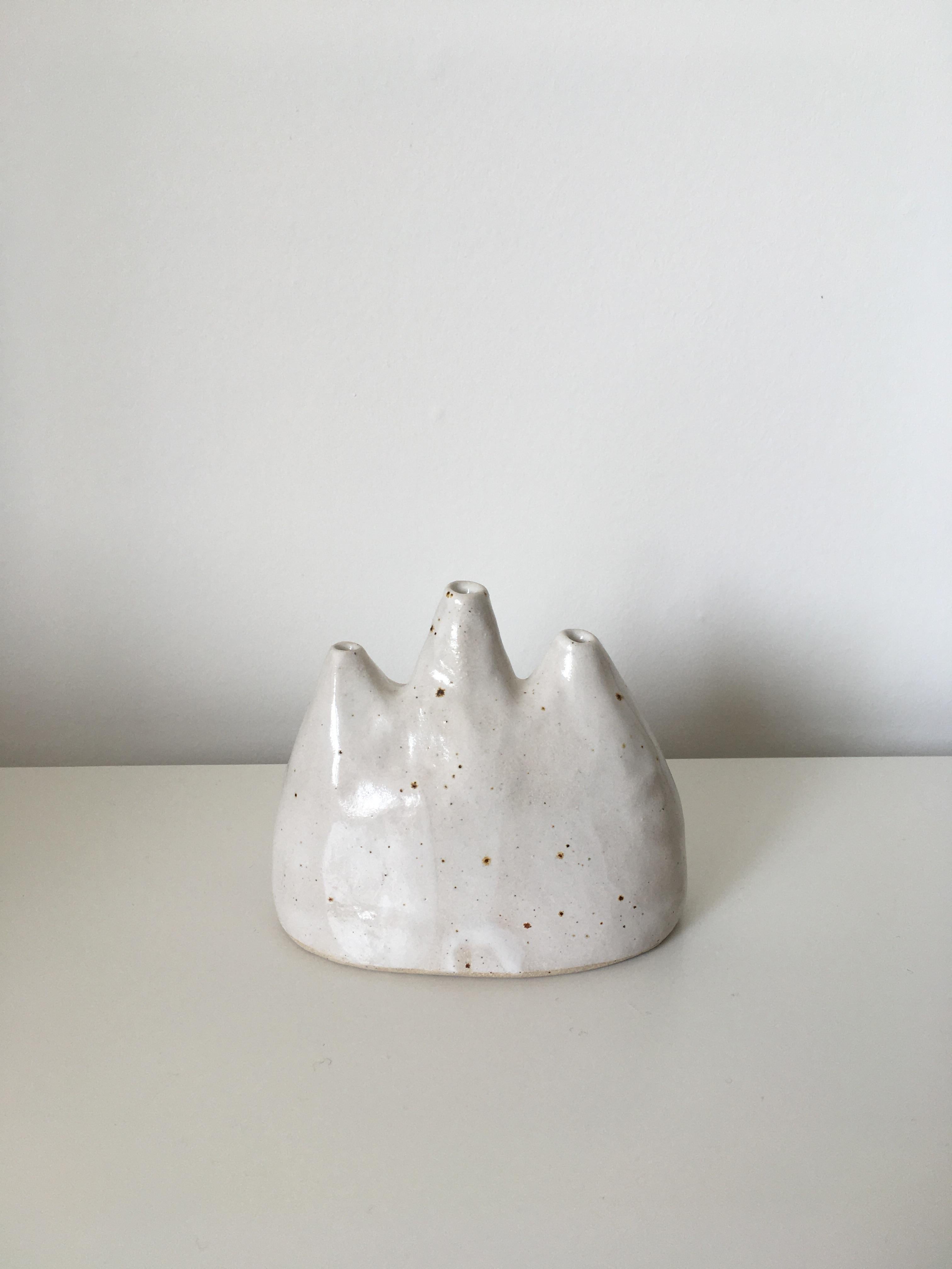 No.18 stoneware sculpture, tonfisk by Ciona Lee
One of a kind
Dimensions: W 12 x D 7 x H 10 cm
Materials: speckled stoneware, shiny white glaze
Variations of size and colour available,

Tonfisk is the ceramic practice by Ciona Lee, a