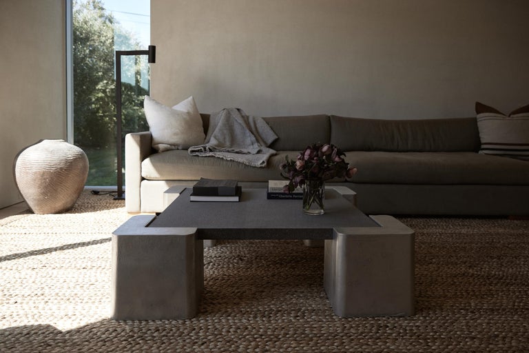 Nº 202 Table basse en aluminium coulé dans le sable et pierre ...