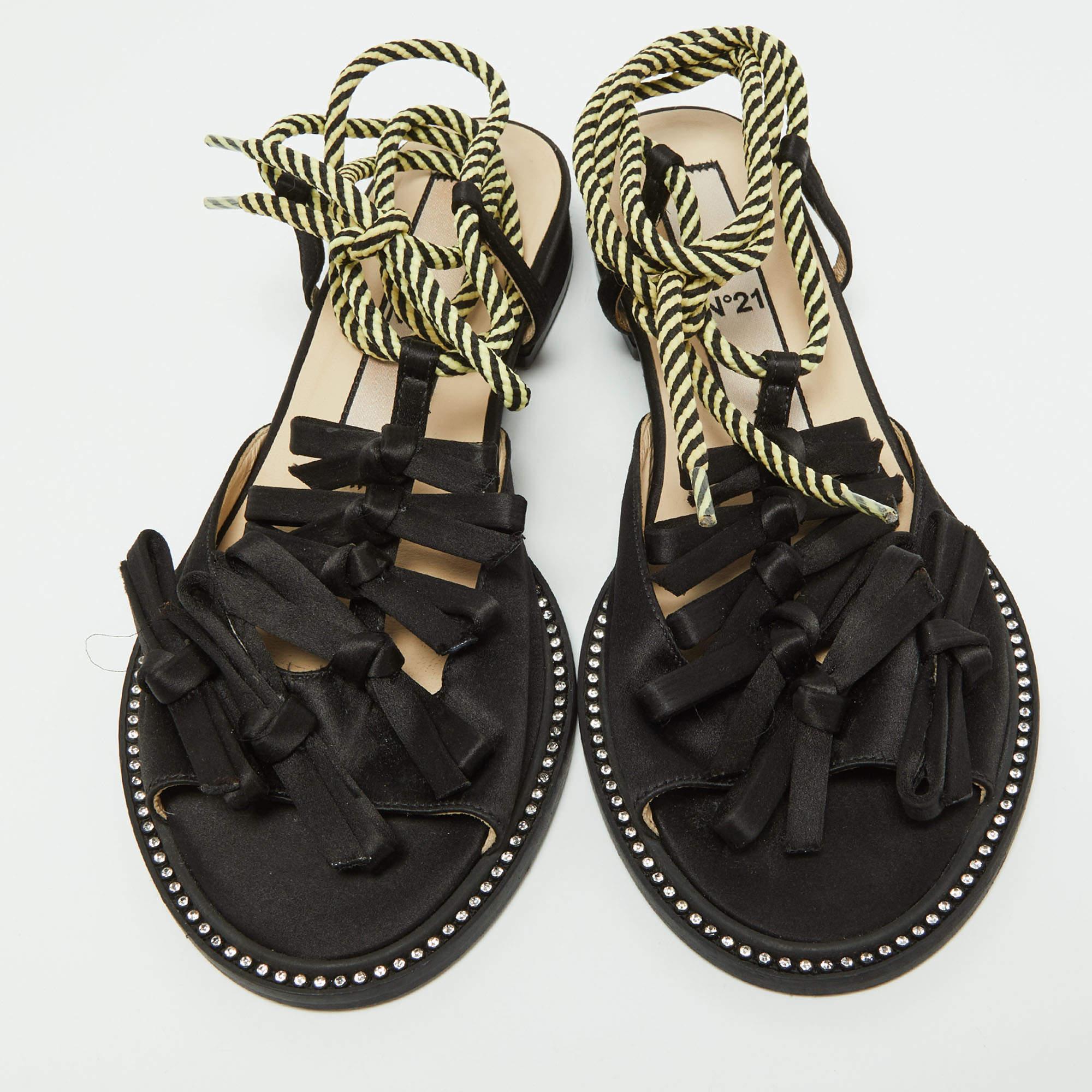 Nº21 Black Satin Ankle Tie Sandals Size 37 In Good Condition For Sale In Dubai, Al Qouz 2