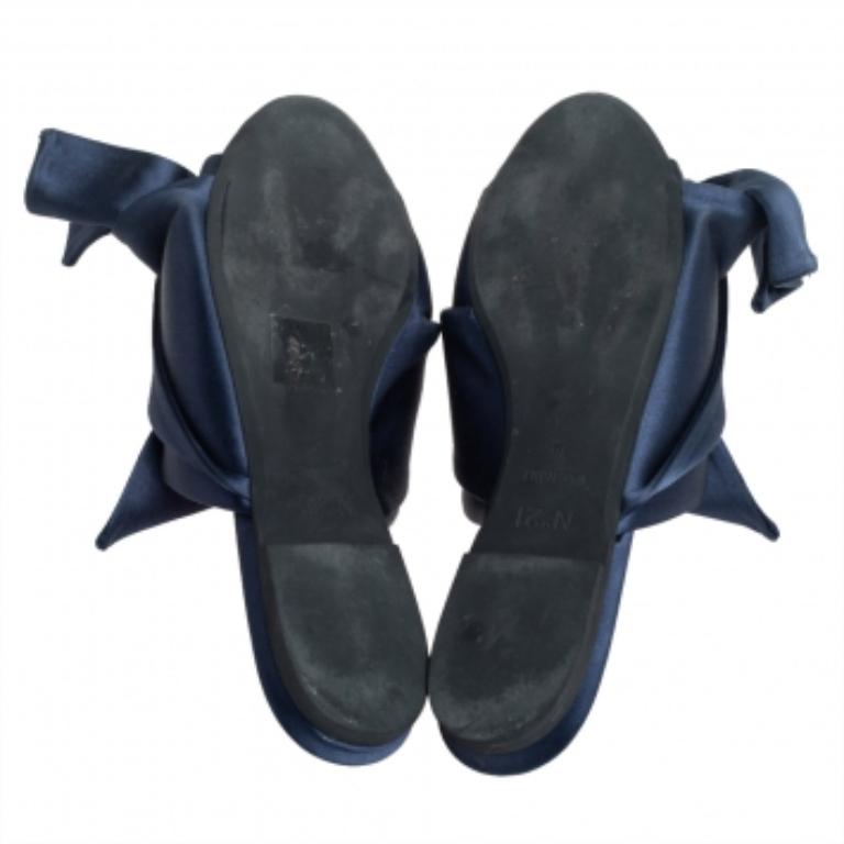 Nº21 Blau Satin Knoten flache Pantoletten Größe 36 im Angebot 3