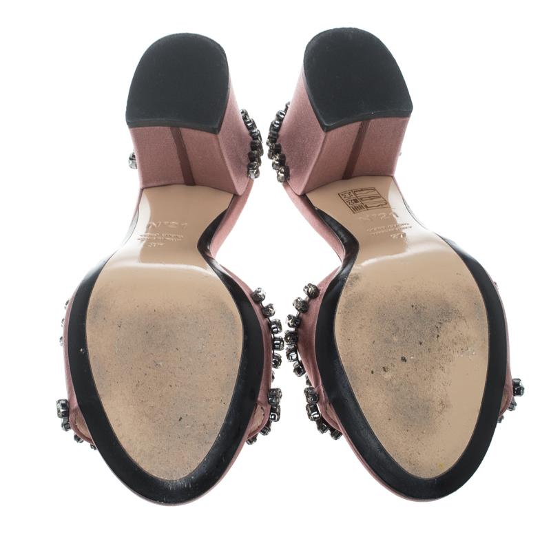 Nº21 Blush Pink Satin Crystal Embellished Slide Sandals Size 37 In Good Condition In Dubai, Al Qouz 2