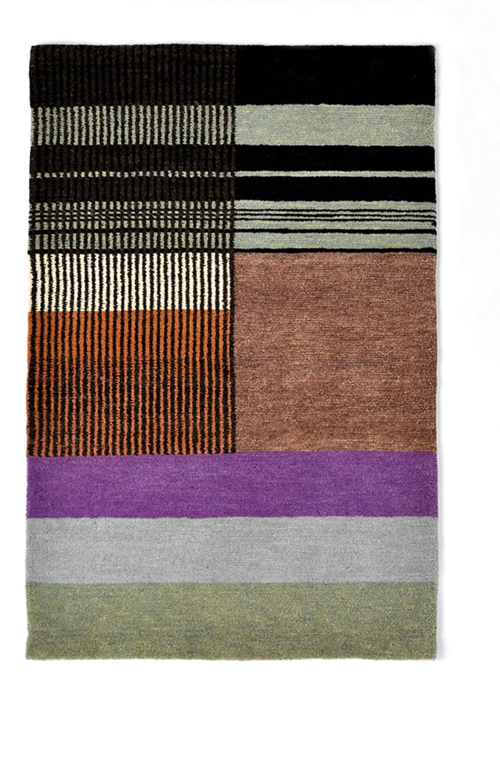 No. 233 hand-knotted textile poster by Lyk Carpet
Homage to the Bauhauswomen
Dimensions: W 56 x L 84 cm.
Materials: 100% tibetan highland-wool, new pure hand-combed and hand-spun wool, natural vegetable-dyed wool, 100 knots per square