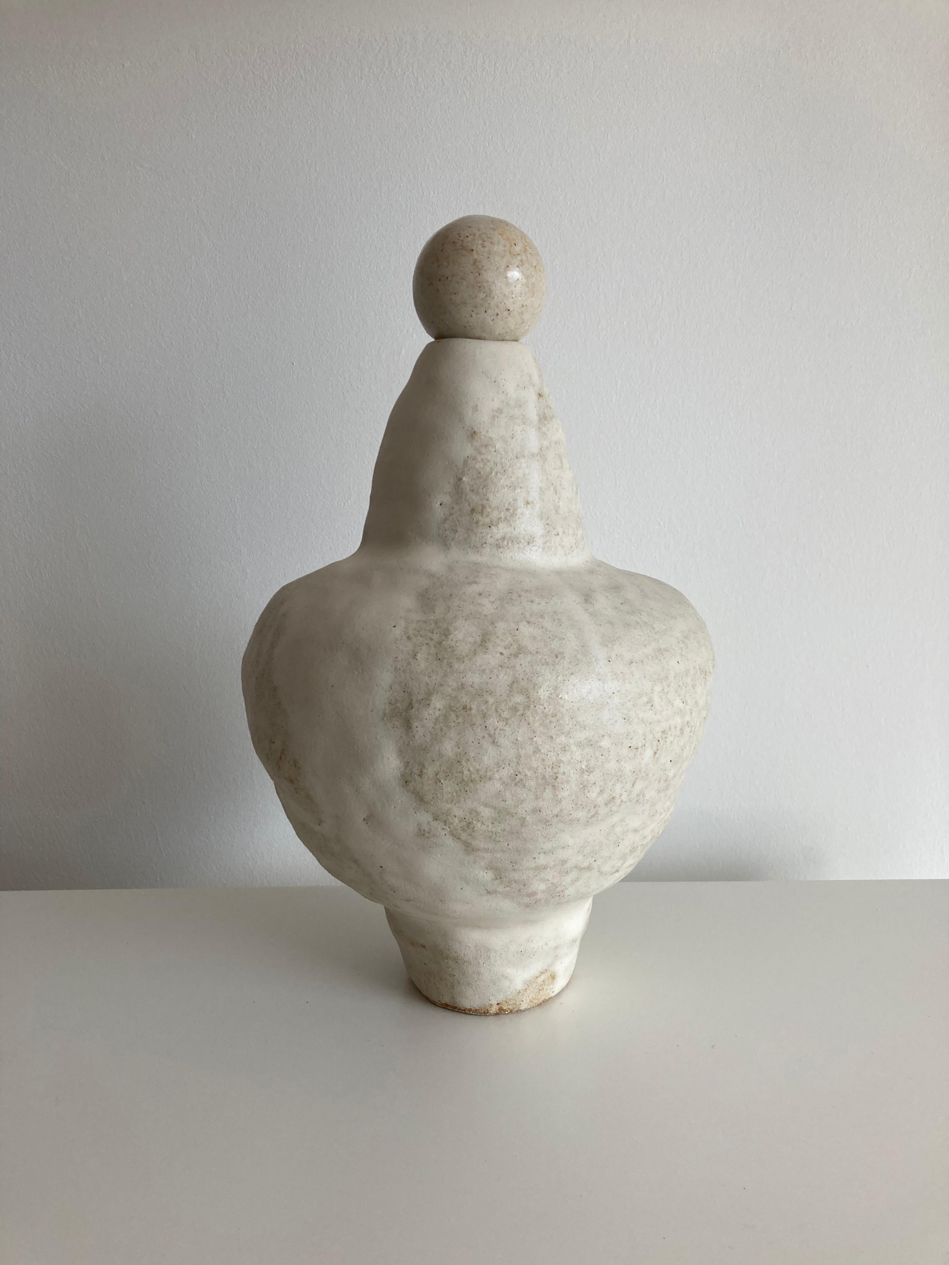 No.24 Stoneware Sculpture, Tonfisk by Ciona Lee In New Condition For Sale In Geneve, CH