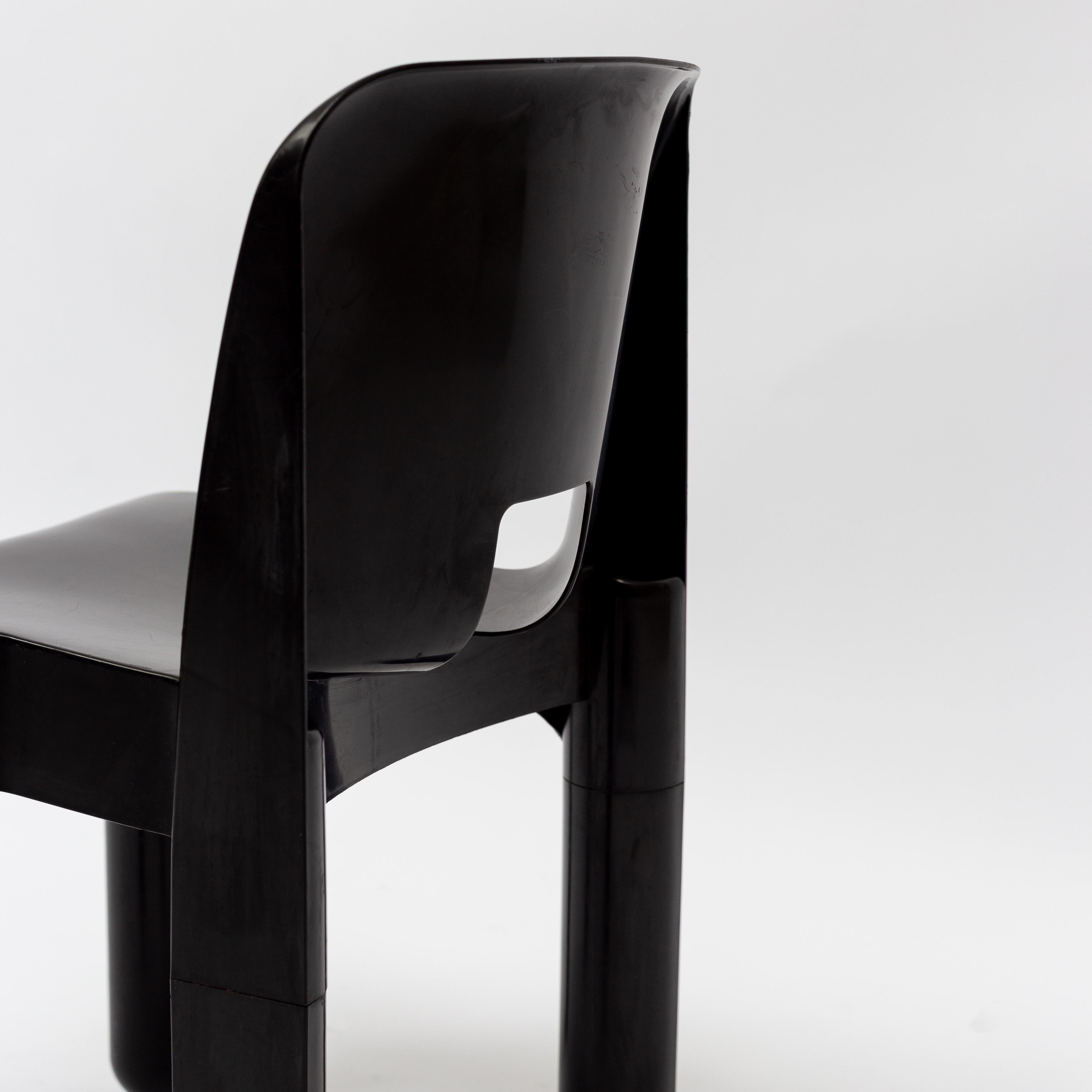 No.4867 Universale Black Plastic Chairs By Joe Colombo For Kartell, 1967 In Good Condition In Hilversum, NL
