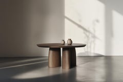 No60 Scarpa Holztisch von NONO - Runde Platte mit einzigartiger zylindrischer Basis