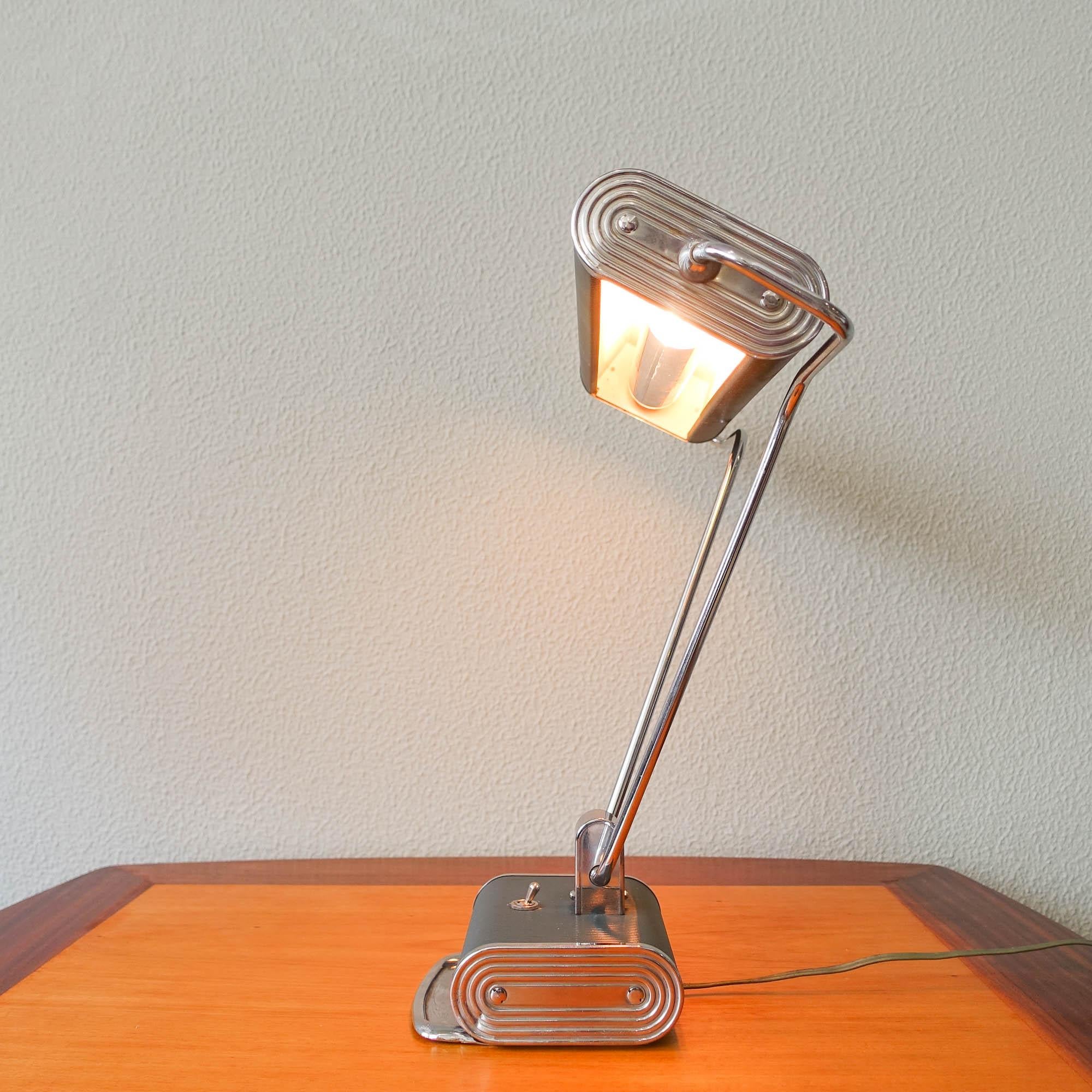 Lampe de bureau n°71 d'Eileen Gray pour Jumo, années 1930 en vente 12