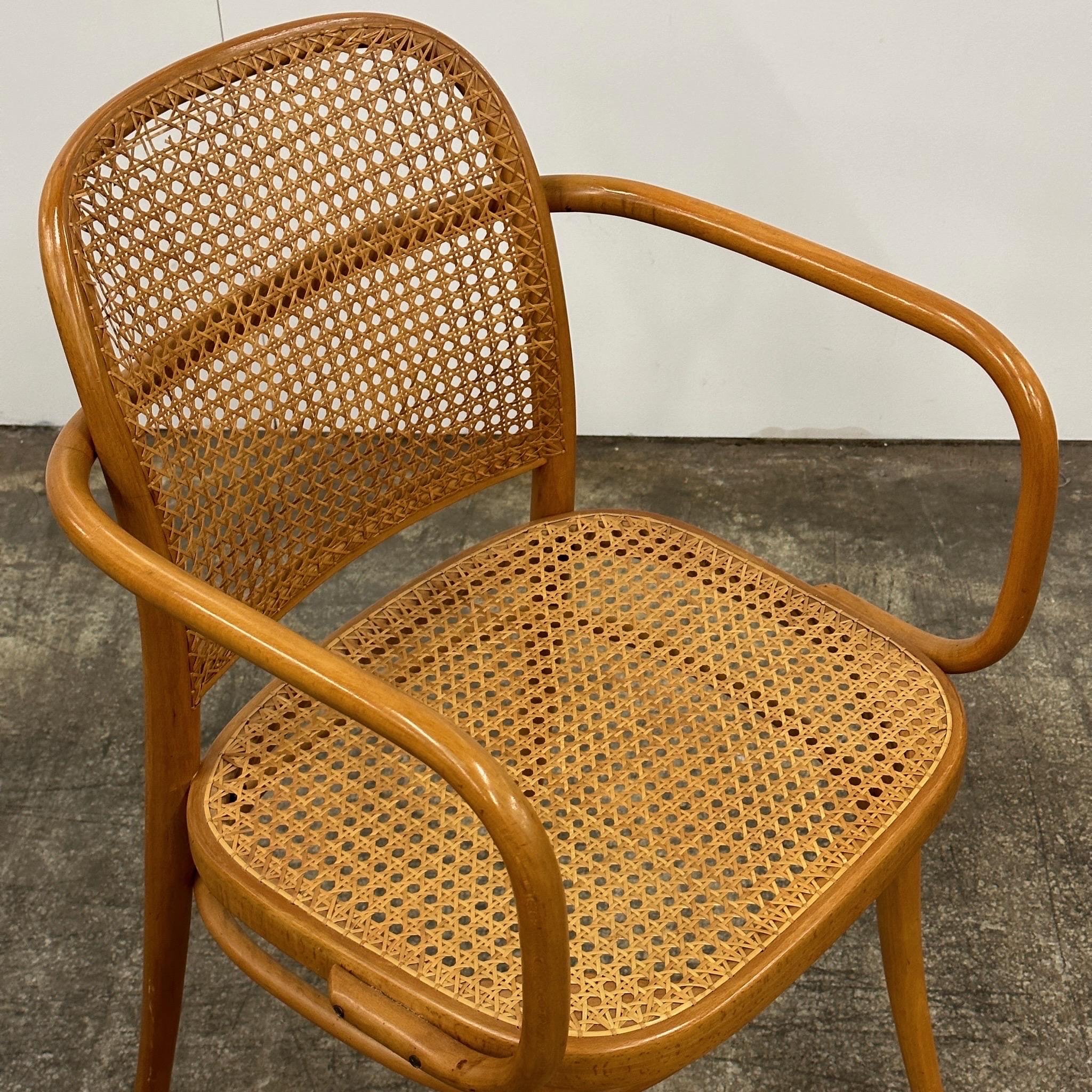 Prager Stühle Nr. 811 von Josef Hoffman für Thonet (Moderne der Mitte des Jahrhunderts) im Angebot