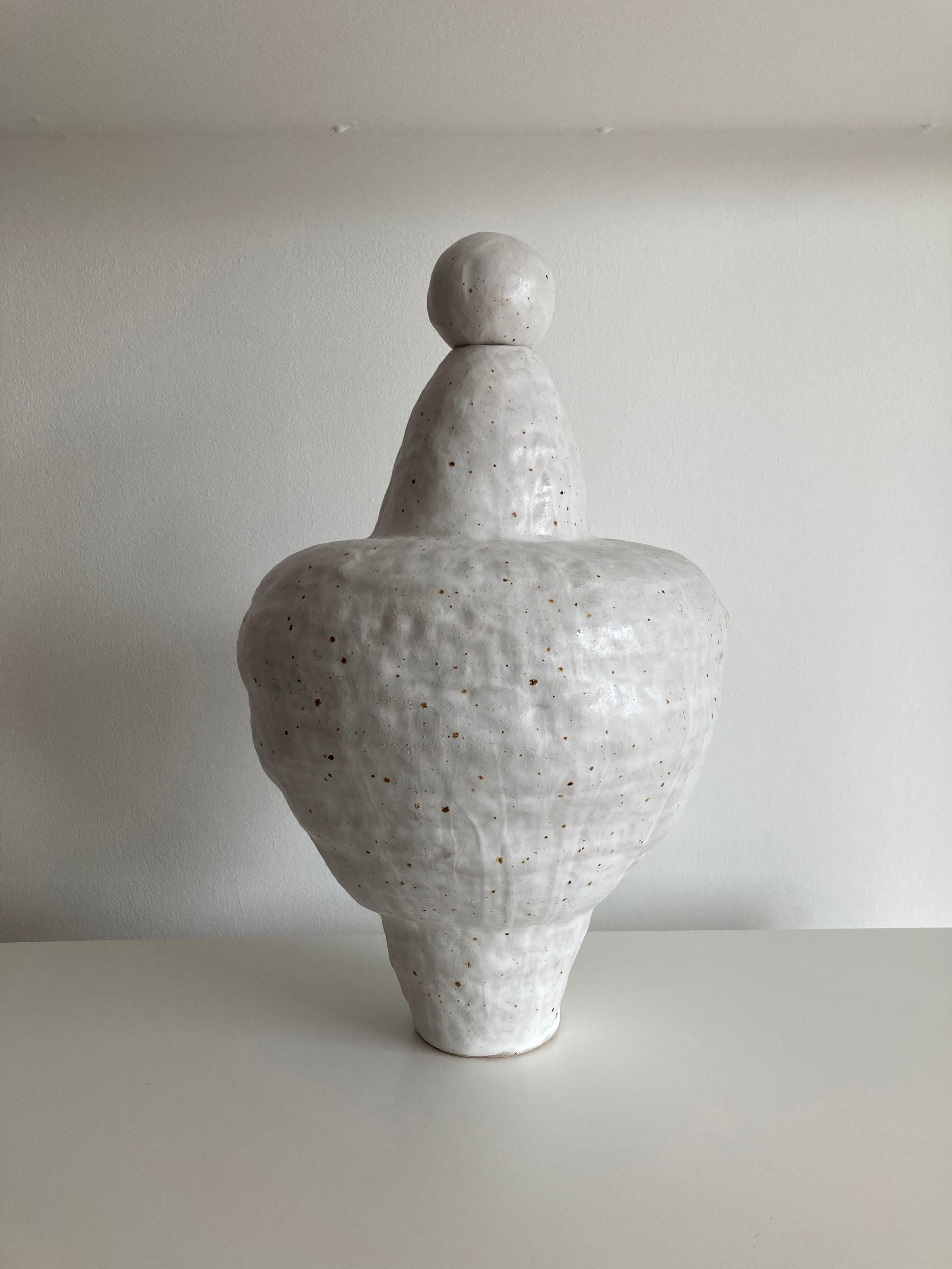 Moderne Sculpture en grès n° 84, Tonfisk de Ciona Lee en vente