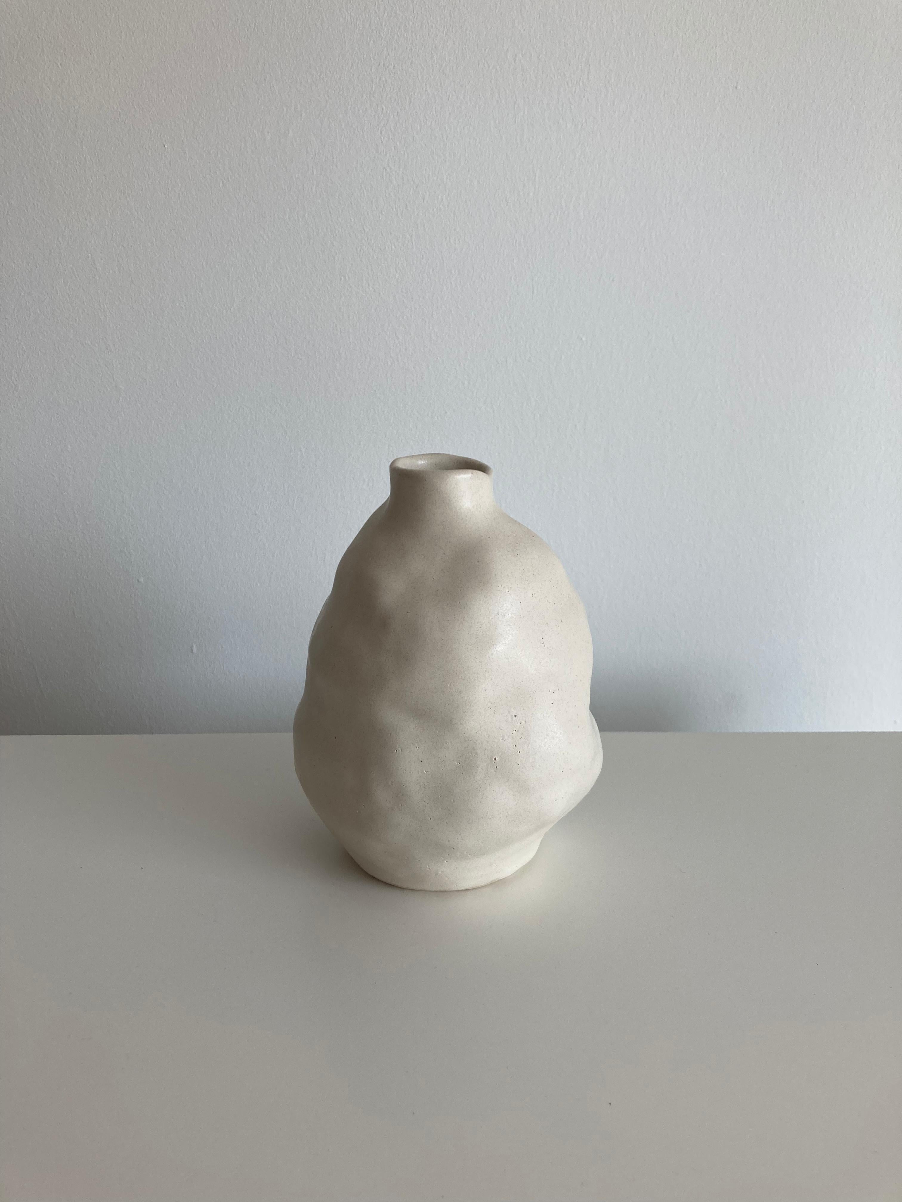 No.90 Stoneware Sculpture, Tonfisk by Ciona Lee In New Condition In Geneve, CH