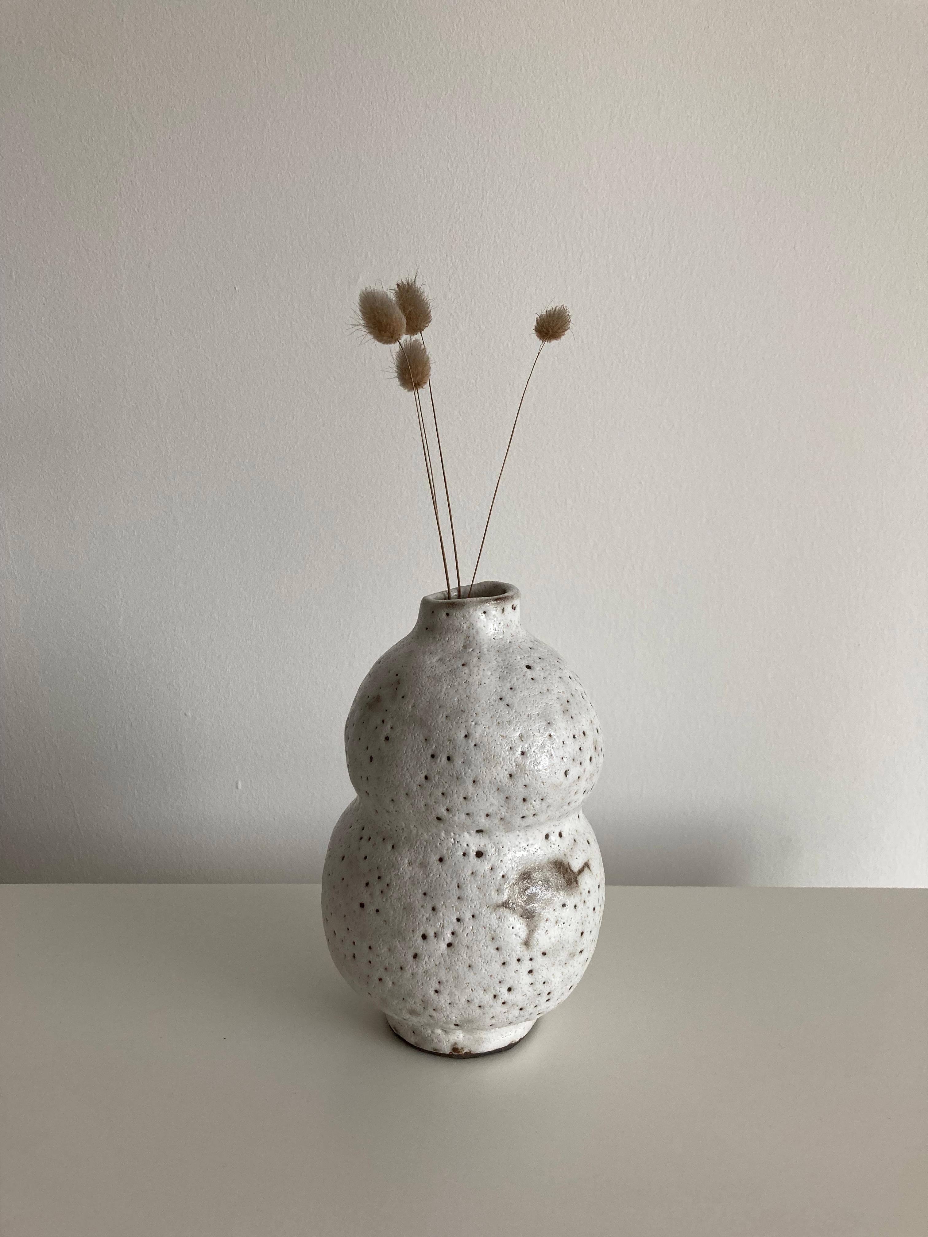 No.94 Stoneware Sculpture, Tonfisk by Ciona Lee In New Condition In Geneve, CH