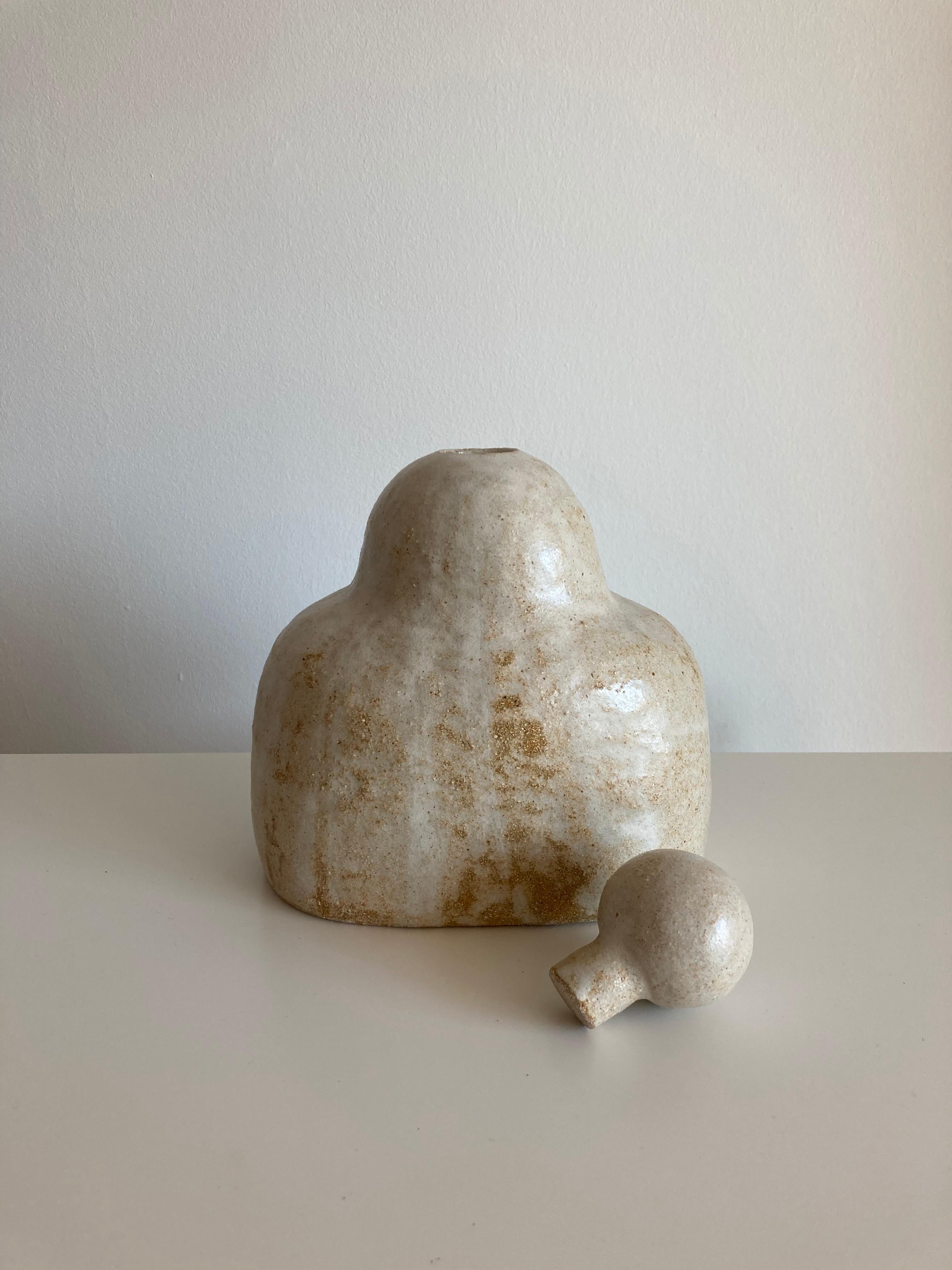 Moderne Sculpture en grès n°97, Tonfisk de Ciona Lee en vente
