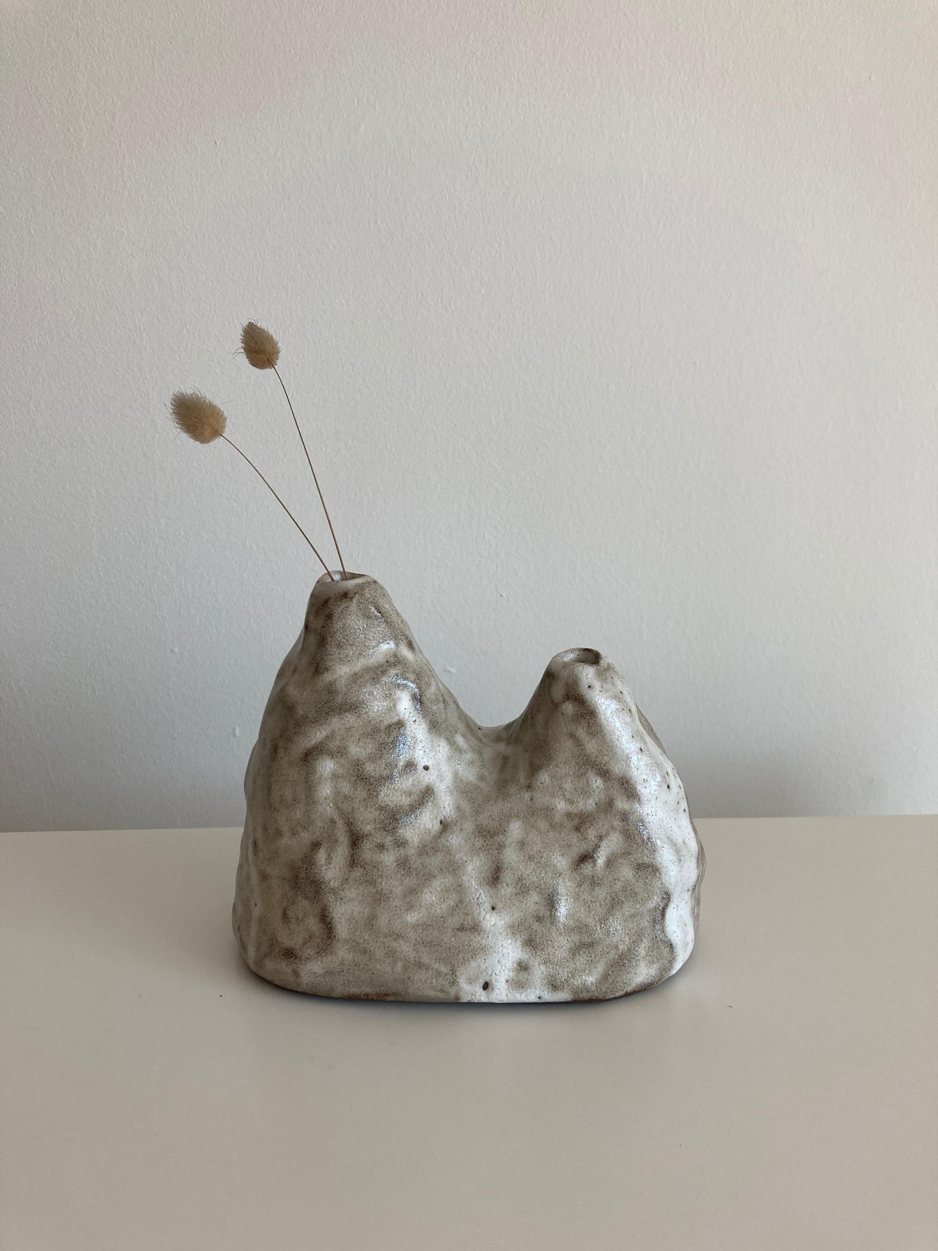 No.99 stoneware sculpture, tonfisk by Ciona Lee 
One of a kind
Dimensions: W 9 x H 12 cm
Materials: black stoneware, frost white exterior.
Variations of size and colour available

Tonfisk is the ceramic practice by Ciona Lee, a Korean-Italian