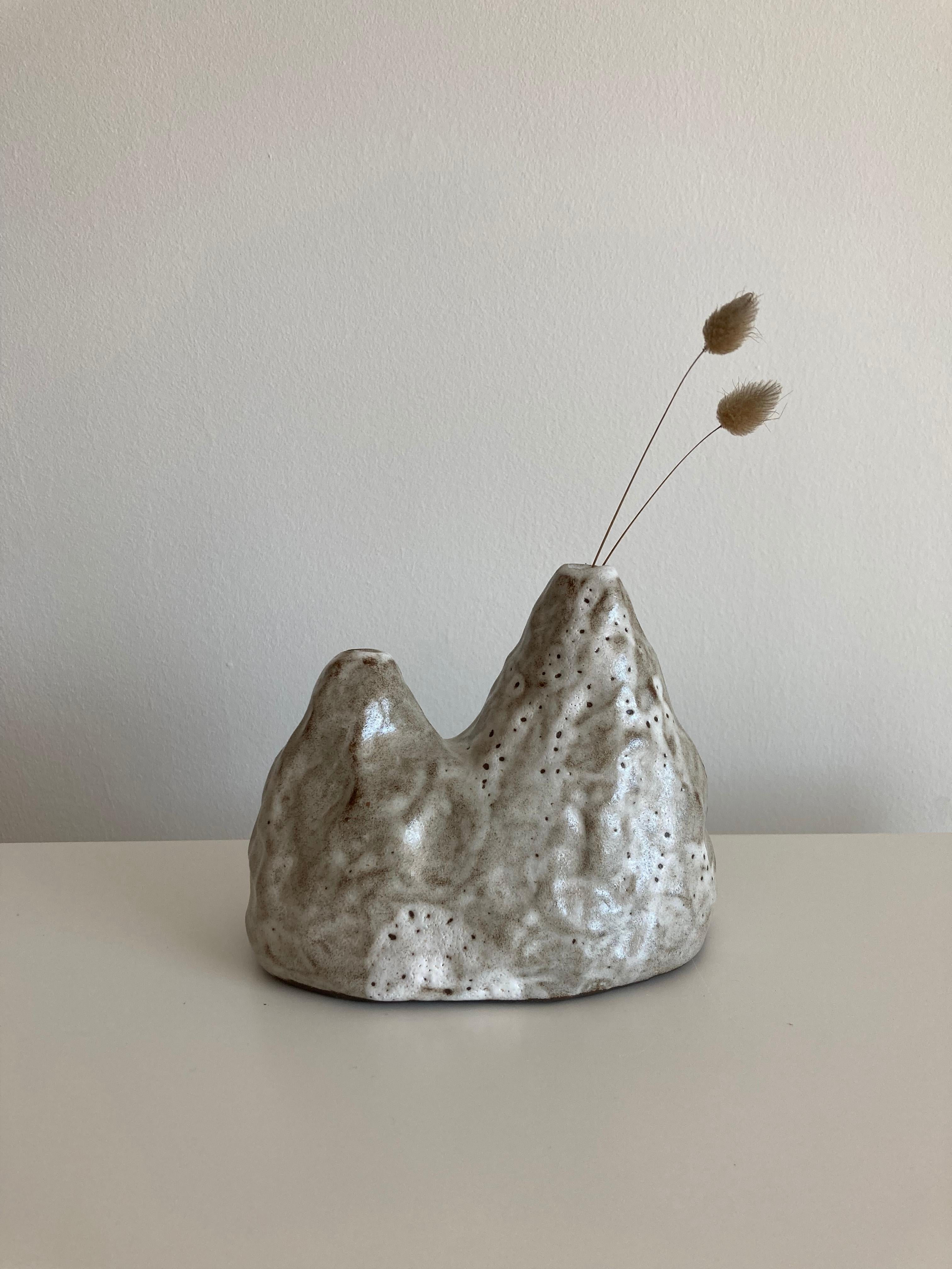 No.99 Stoneware Sculpture, Tonfisk by Ciona Lee In New Condition For Sale In Geneve, CH