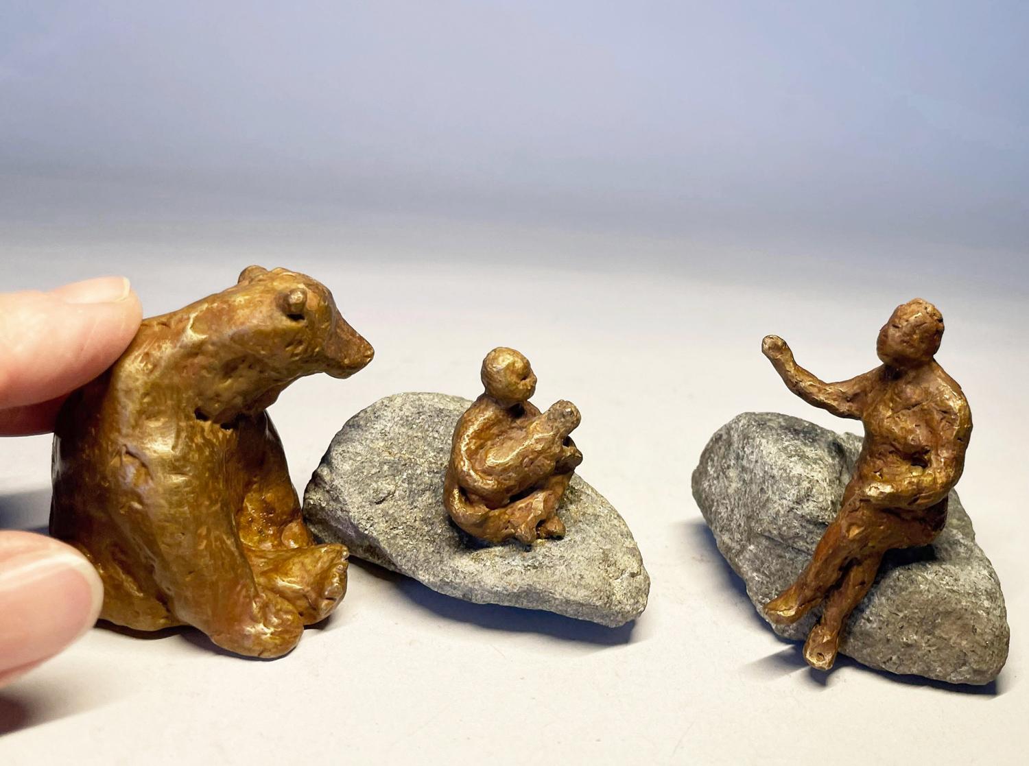 Figures interactives en bronze « Once Upon a Time with Bear »  en vente 1
