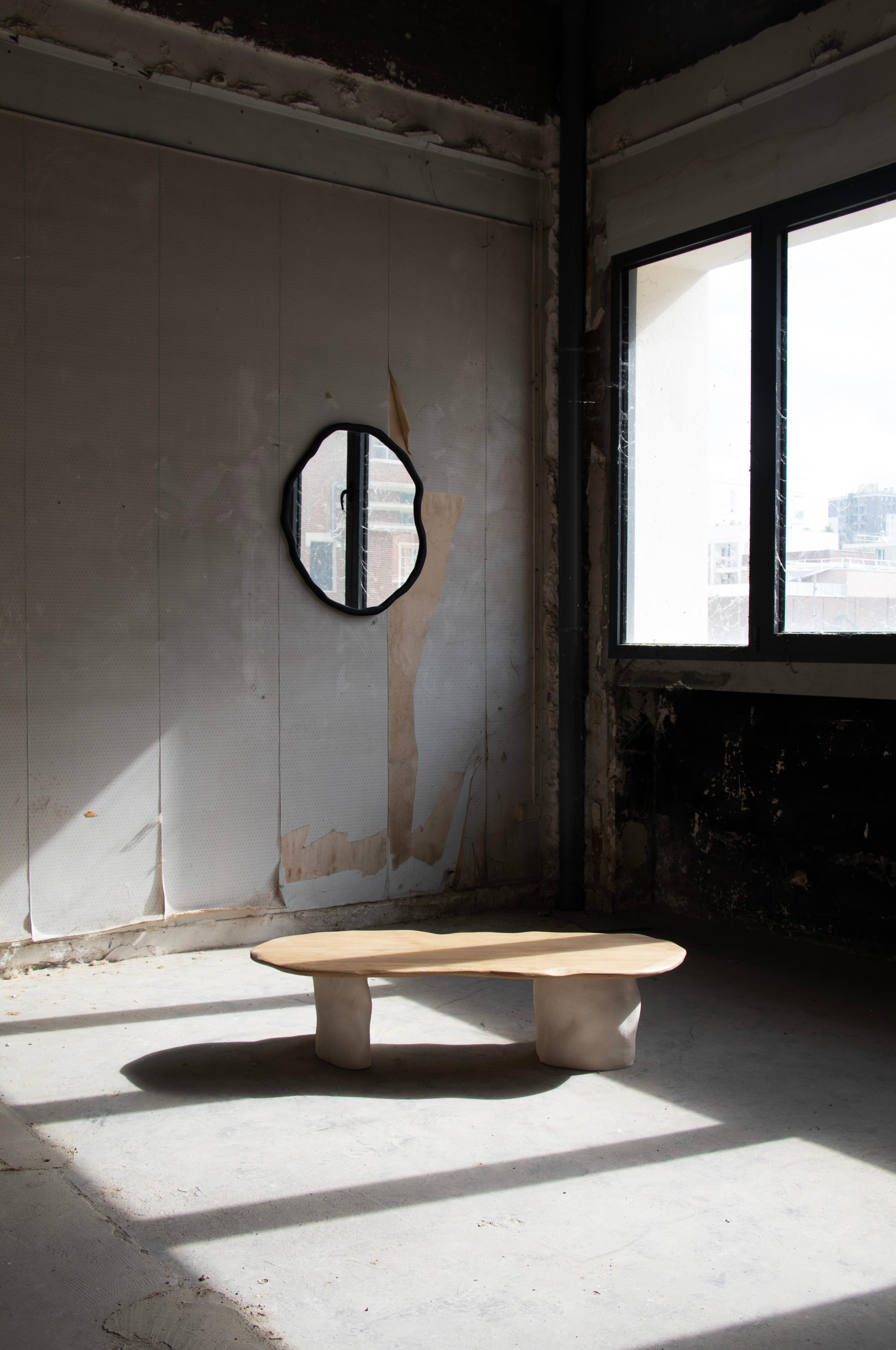 Tavolo Noa in Oak francese e gres Chamotte bianco di Alice Lahana Studio in vendita 1