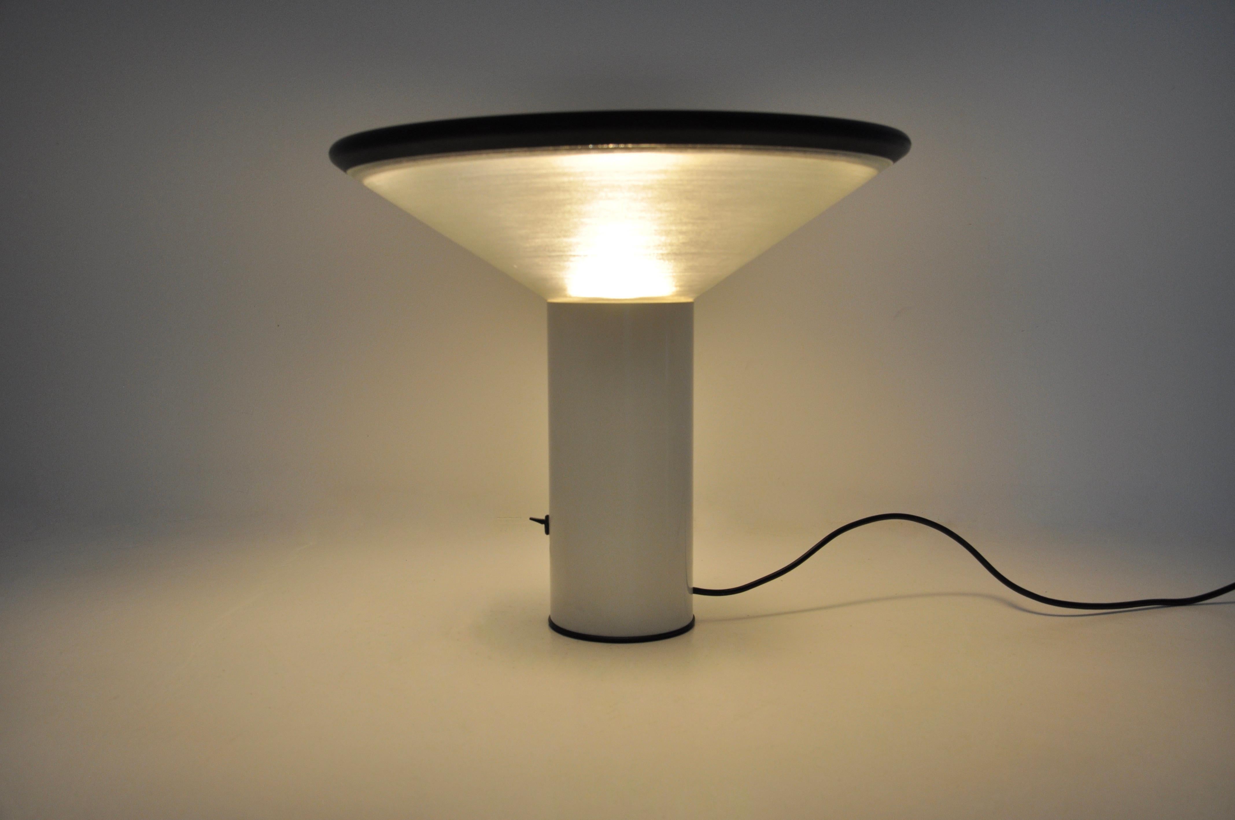 Tischlampe „Noa“ von Gianfranco Frattini für Luci Italia, 1980er Jahre im Zustand „Gut“ im Angebot in bruxelles, BE